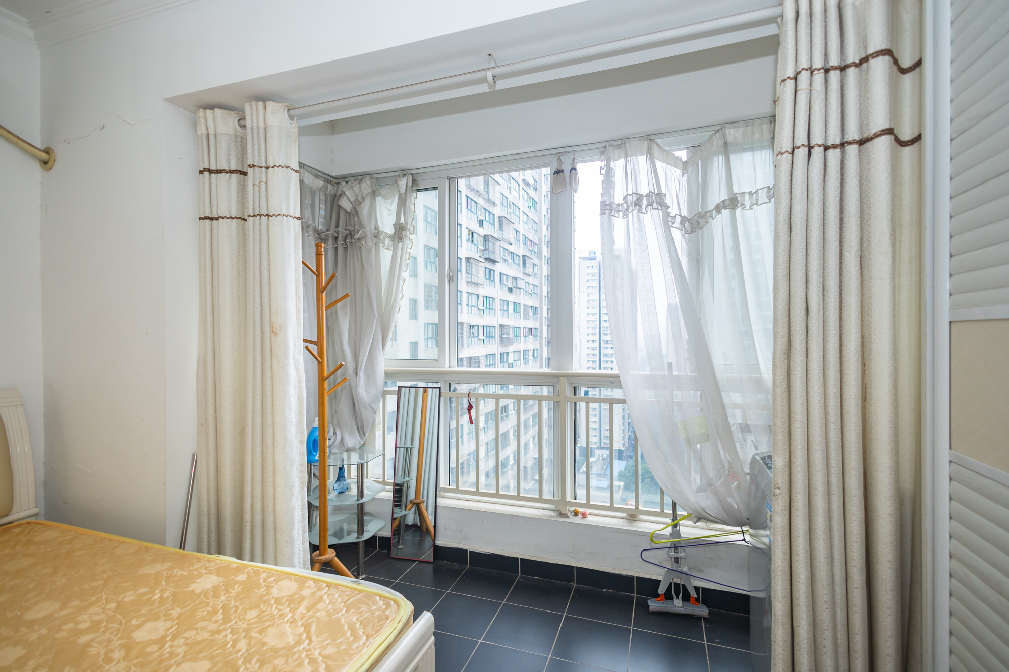 时代星城 1室1厅1卫 25.0万 时代星城 1室1厅1卫 25.0万阳台