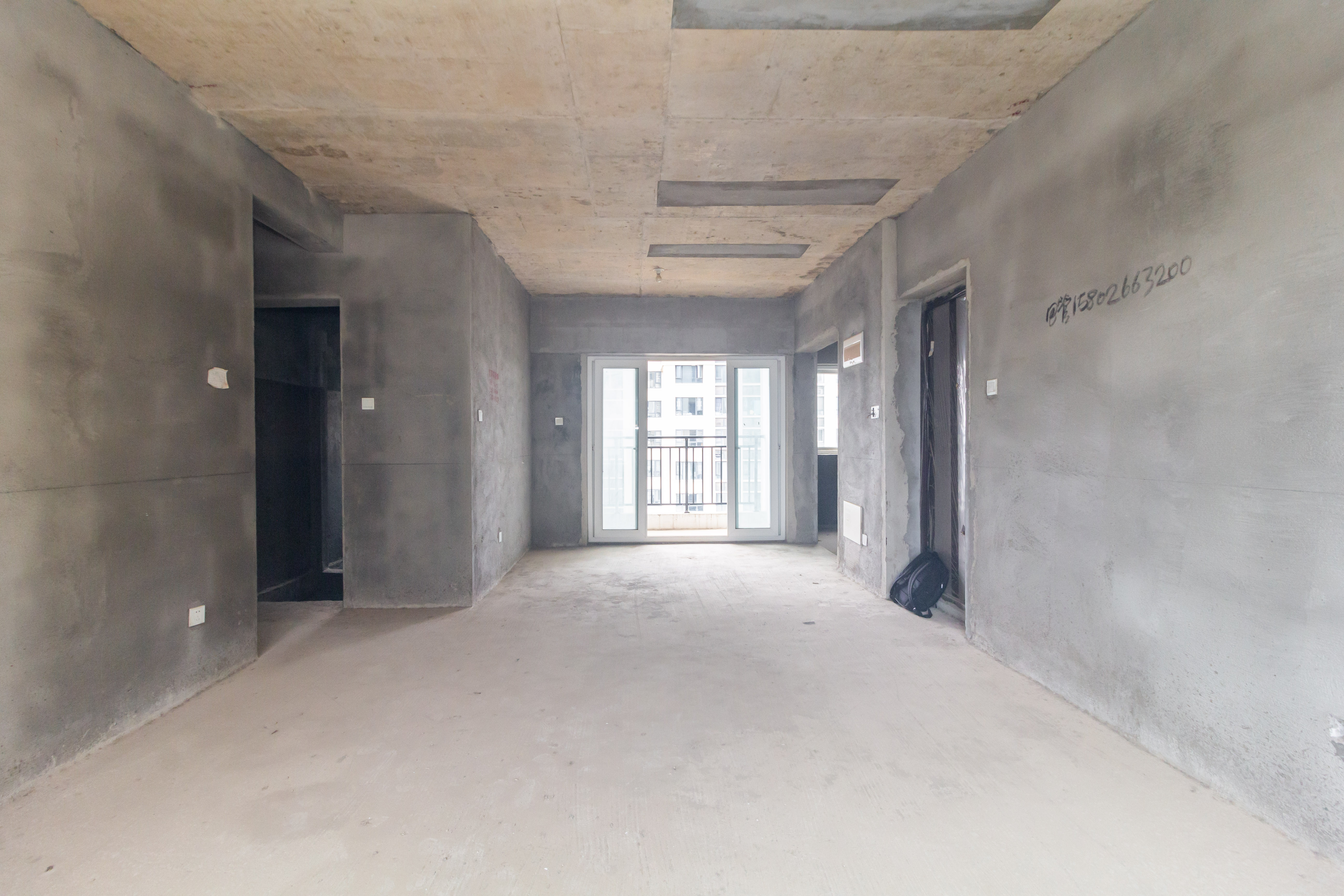 金科天悦(金科美邻汇) 4室2厅2卫 71.8万 金科天悦(金科美邻汇) 4室2厅2卫 71.8万客厅