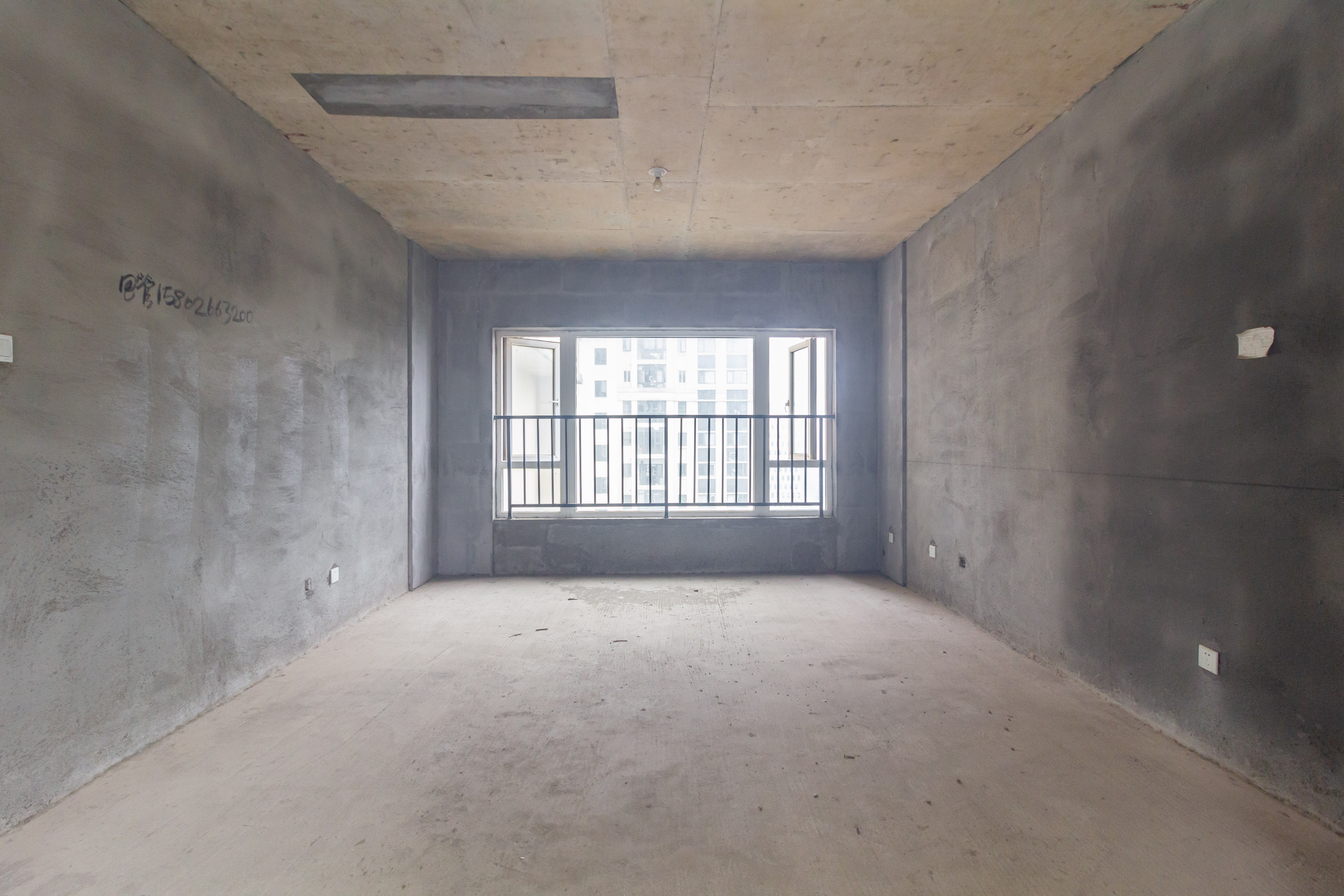 金科天悦(金科美邻汇) 4室2厅2卫 71.8万 金科天悦(金科美邻汇) 4室2厅2卫 71.8万客厅