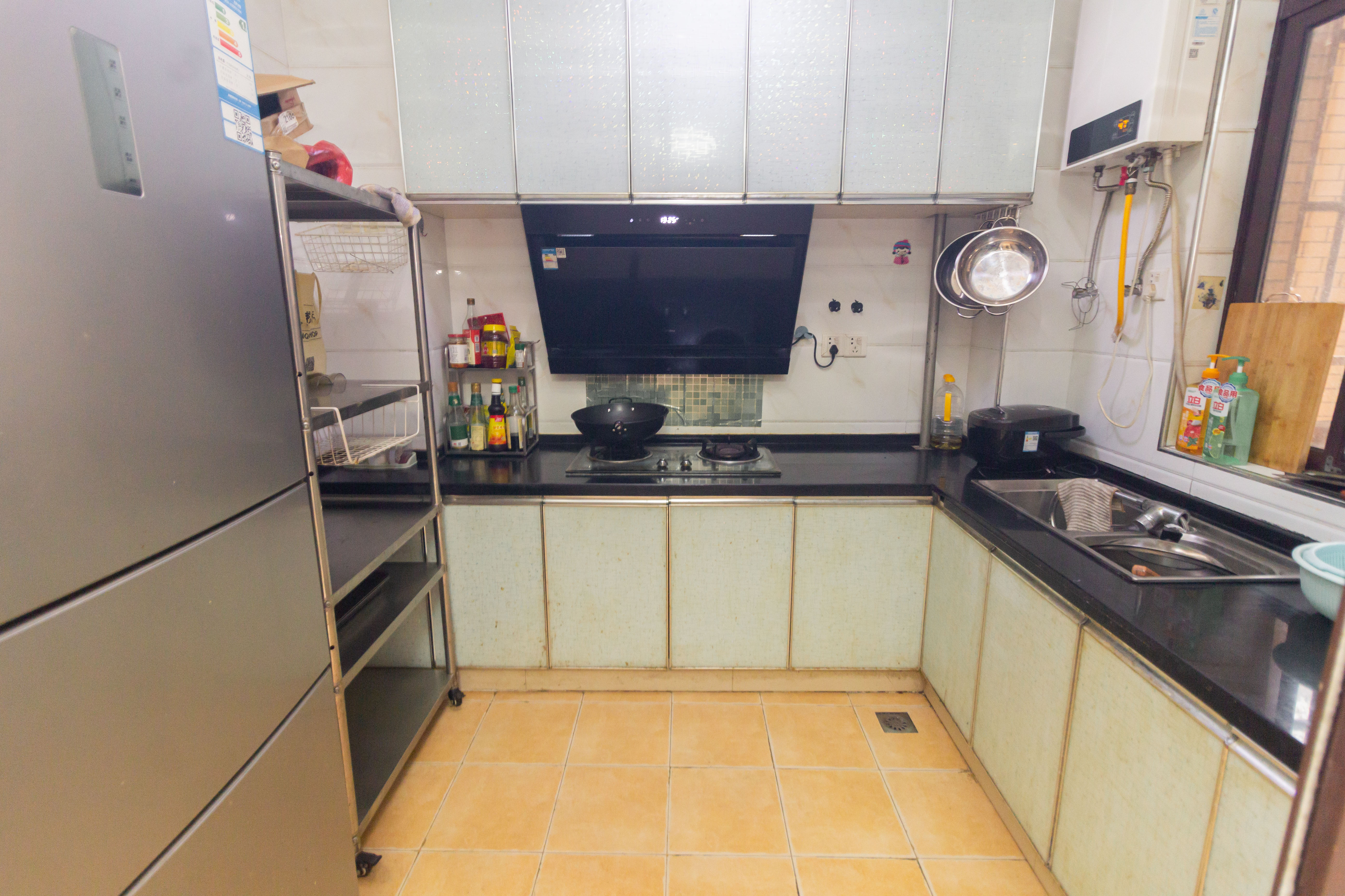 三景华御  2室2厅1卫    47.8万 三景华御  2室2厅1卫    47.8万厨房