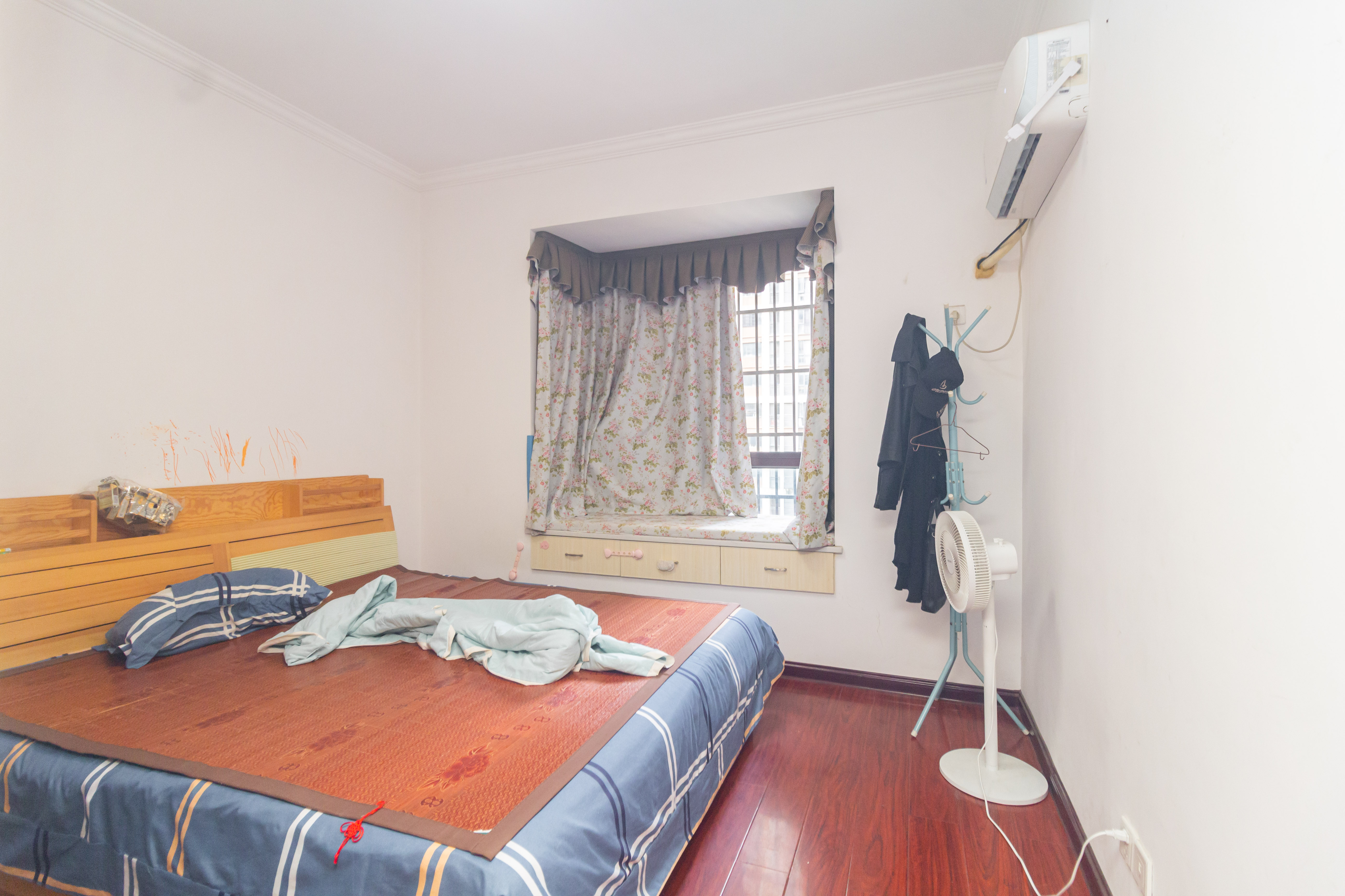 三景华御  2室2厅1卫    47.8万 三景华御  2室2厅1卫    47.8万卧室