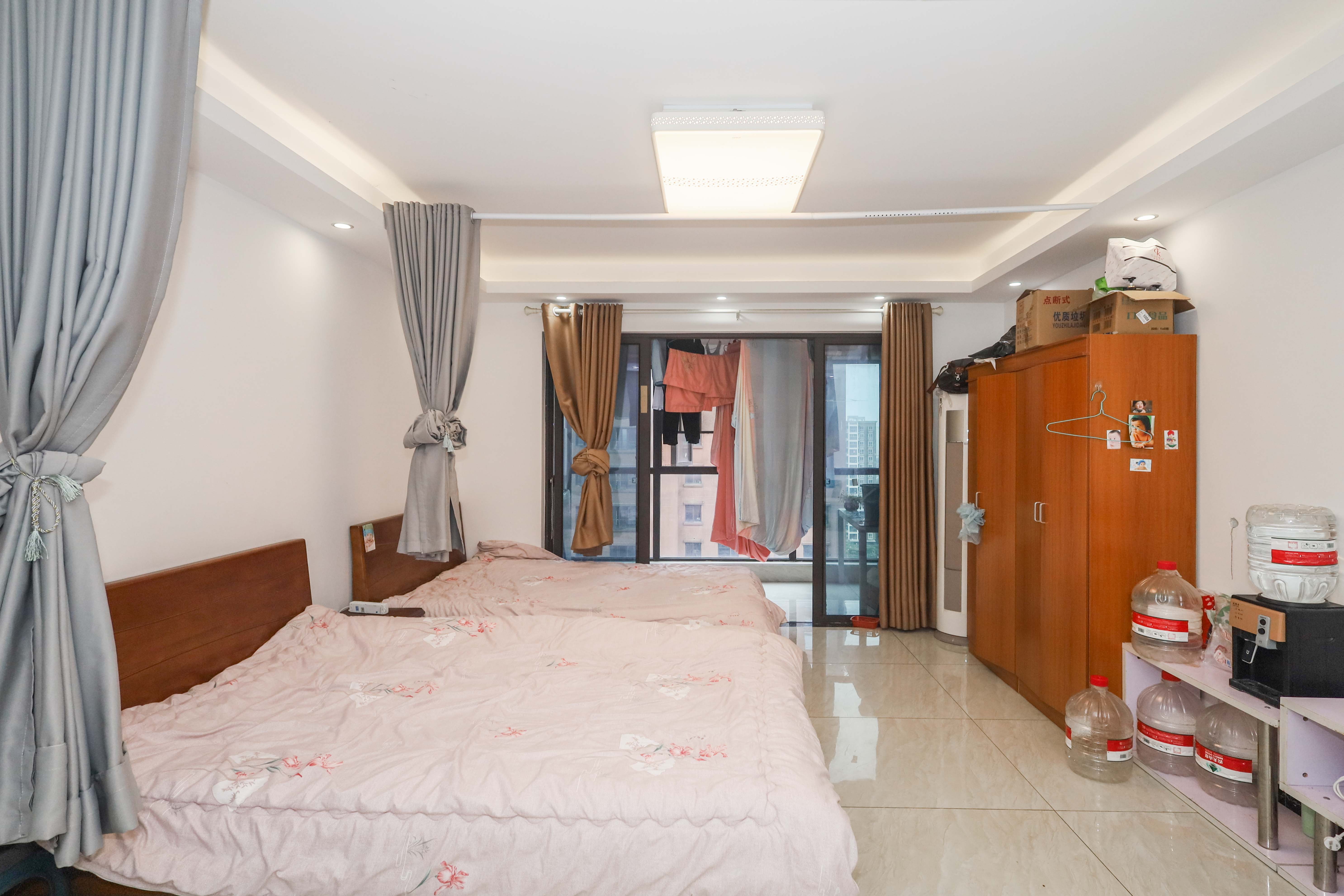 中冶中央公园  4室2厅2卫    135.0万 中冶中央公园  4室2厅2卫    135.0万客厅