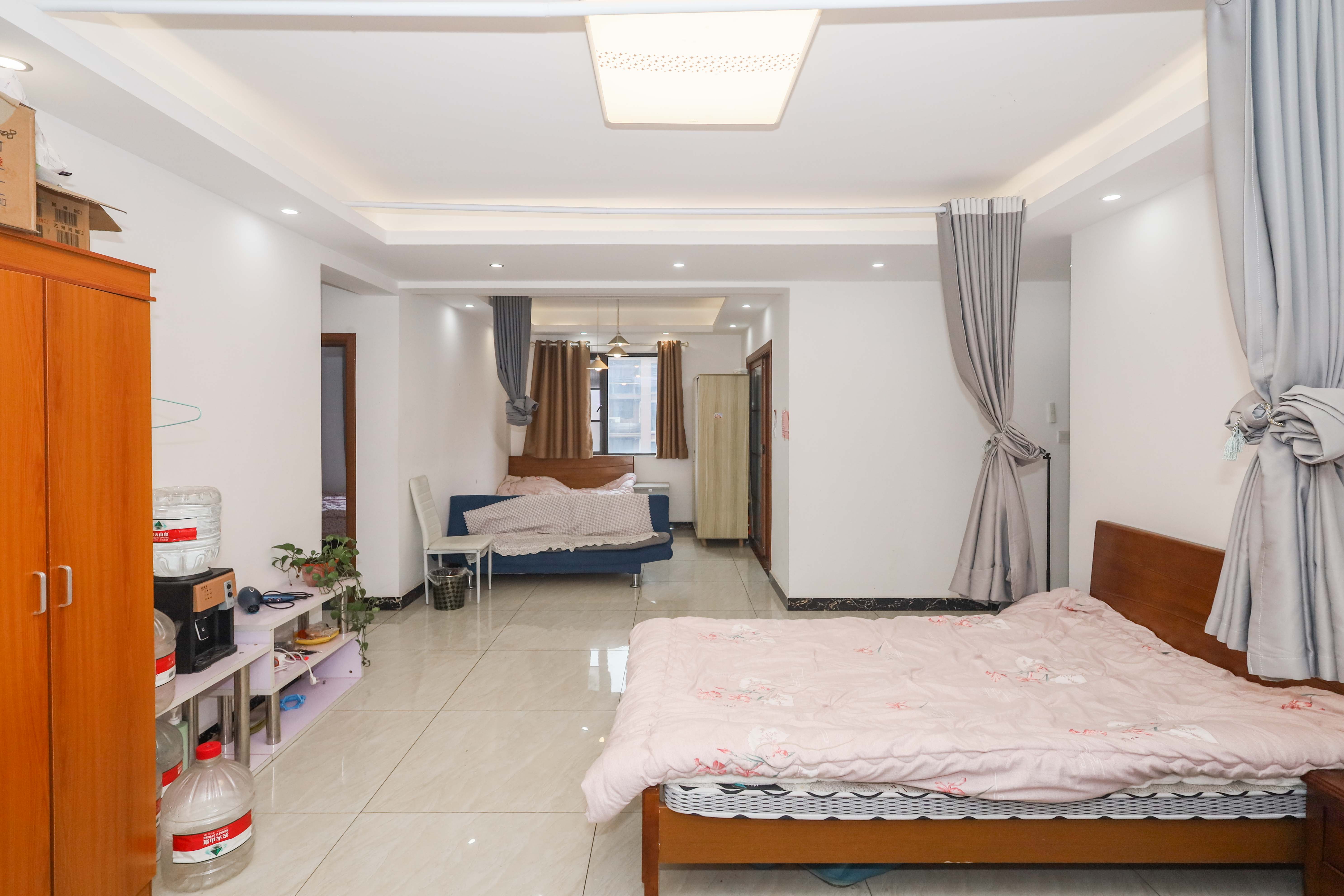 中冶中央公园  4室2厅2卫    135.0万客厅