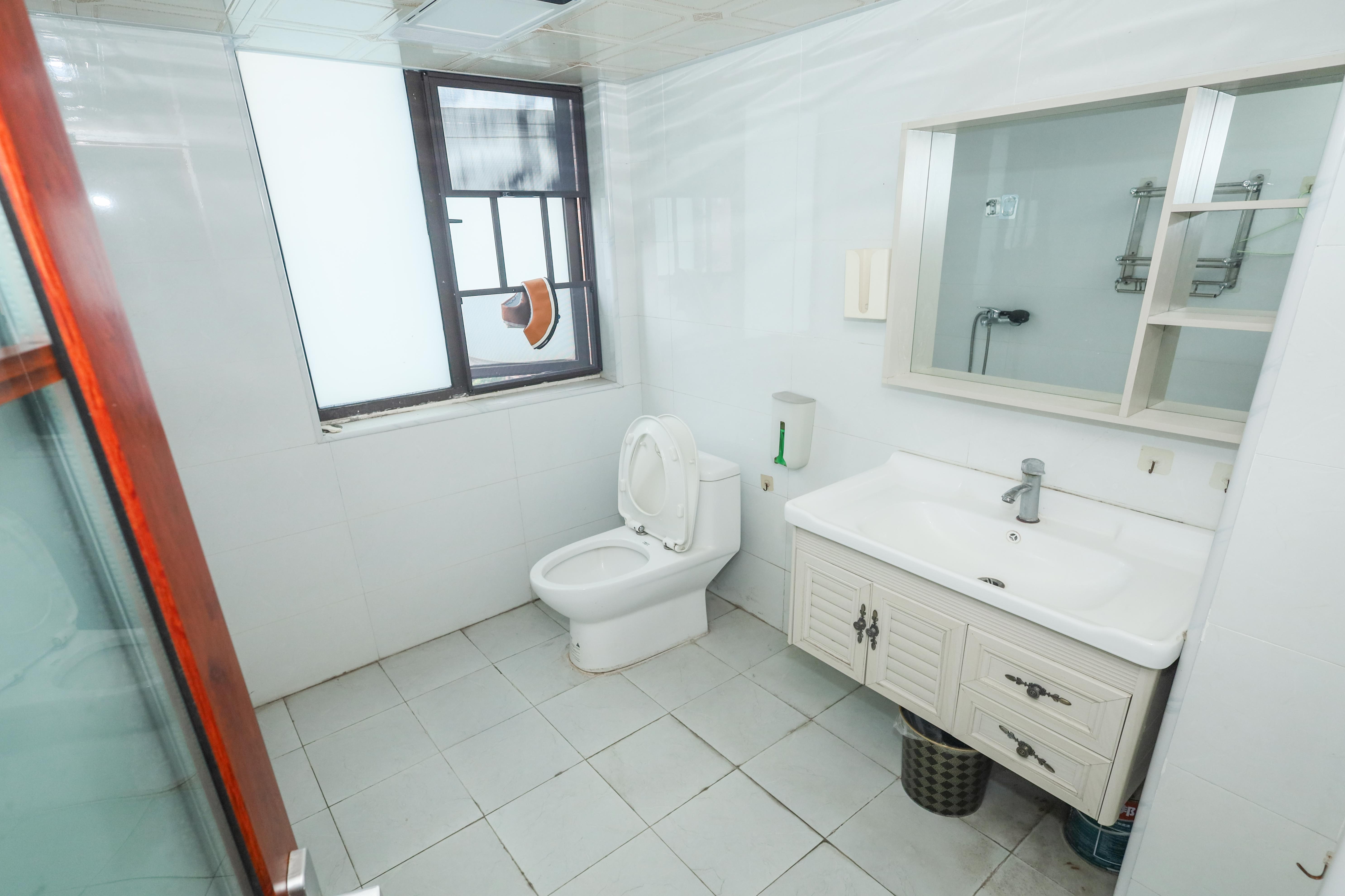 中冶中央公园  4室2厅2卫    135.0万 中冶中央公园  4室2厅2卫    135.0万卫生间