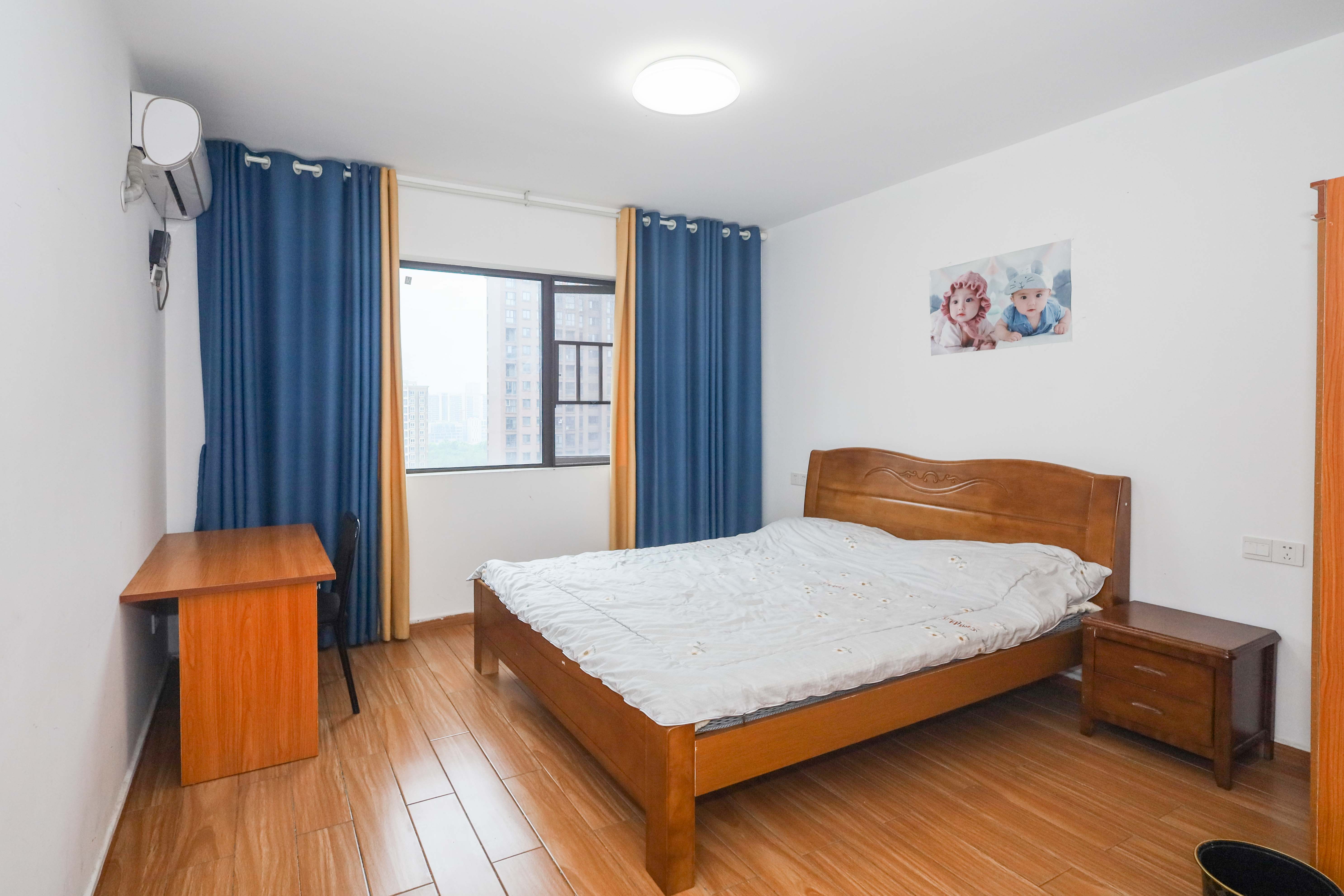 中冶中央公园  4室2厅2卫    135.0万卧室