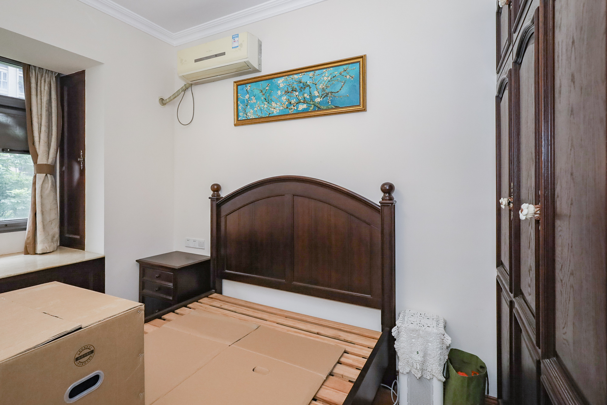 八方小区C区  3室2厅2卫    385.0万 八方小区C区  3室2厅2卫    385.0万卧室