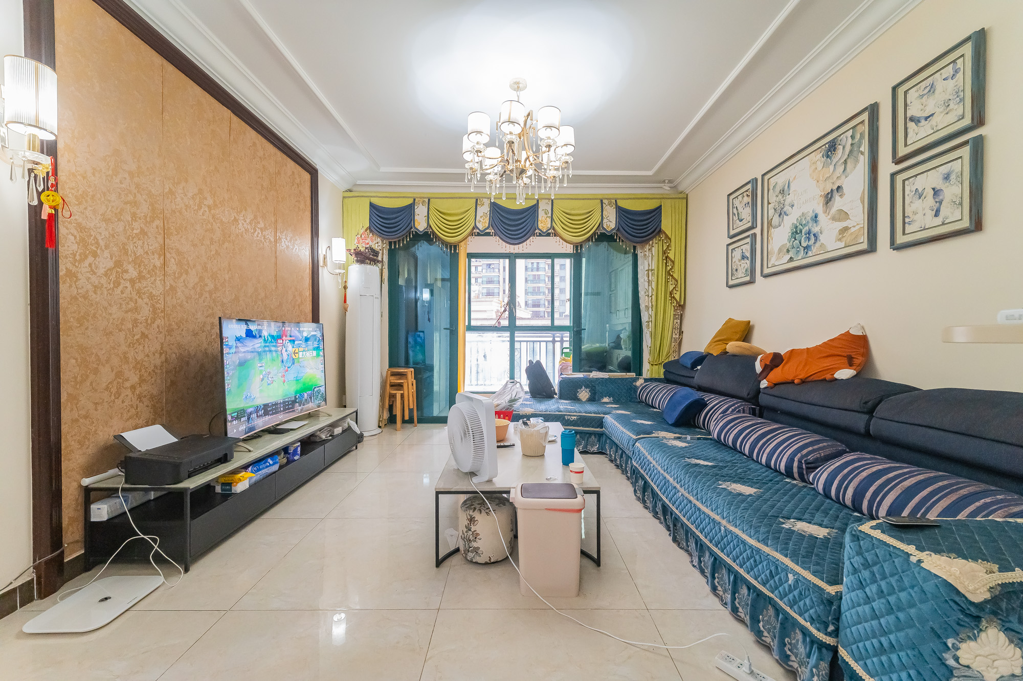 恒大翡翠华庭 3室2厅2卫 125.0万 恒大翡翠华庭 3室2厅2卫 125.0万客厅