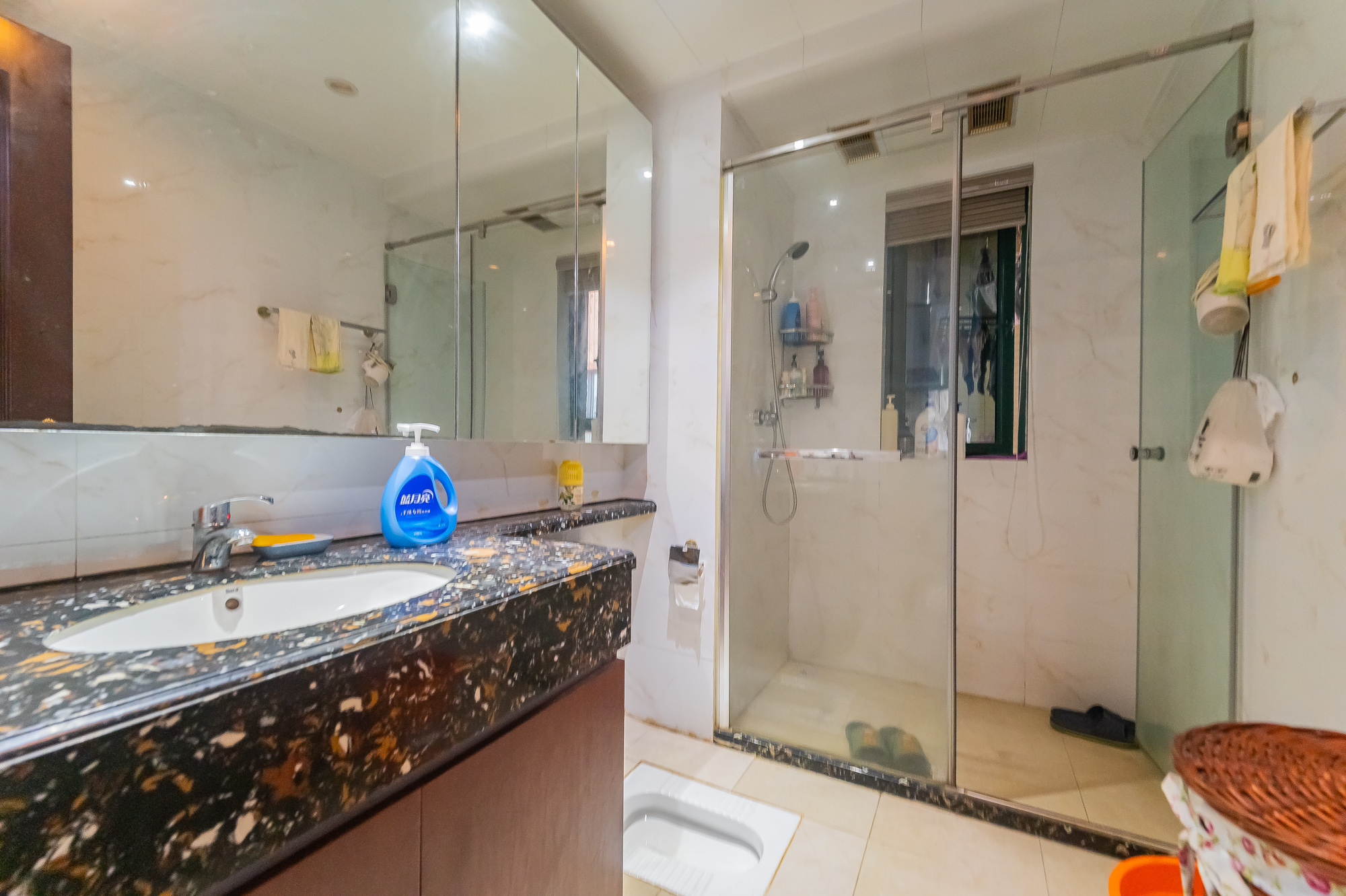 恒大翡翠华庭 3室2厅2卫 125.0万 恒大翡翠华庭 3室2厅2卫 125.0万卫生间