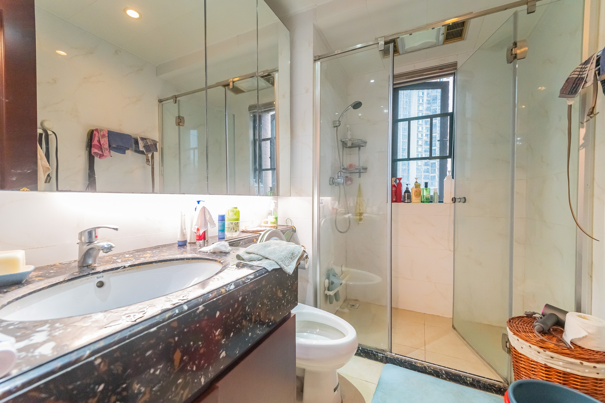 恒大翡翠华庭 3室2厅2卫 125.0万 恒大翡翠华庭 3室2厅2卫 125.0万卫生间