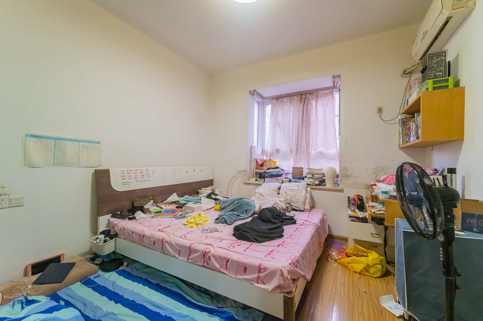 彩都公寓 2室1厅1卫 67.8万 彩都公寓 2室1厅1卫 67.8万卧室