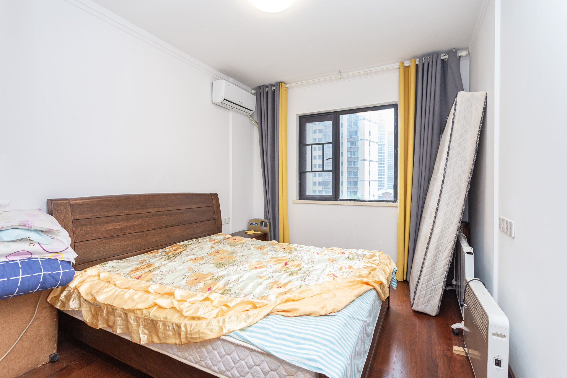 万润滨江天著  5室2厅2卫    173.8万 万润滨江天著  5室2厅2卫    173.8万卧室