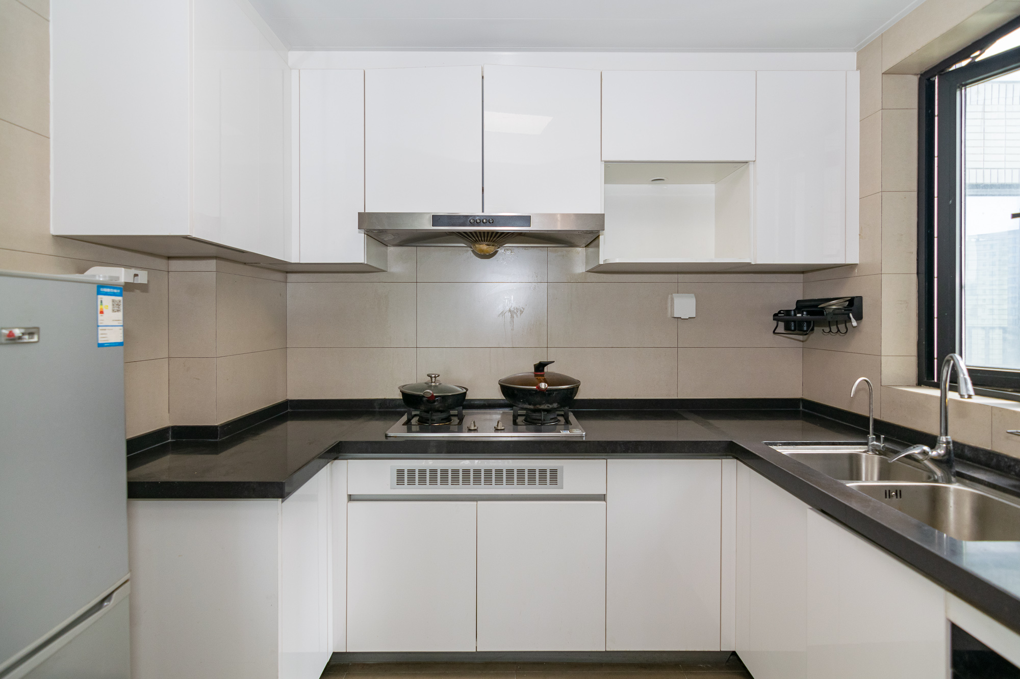 时代年华 3室2厅2卫 85.0万 时代年华 3室2厅2卫 85.0万厨房