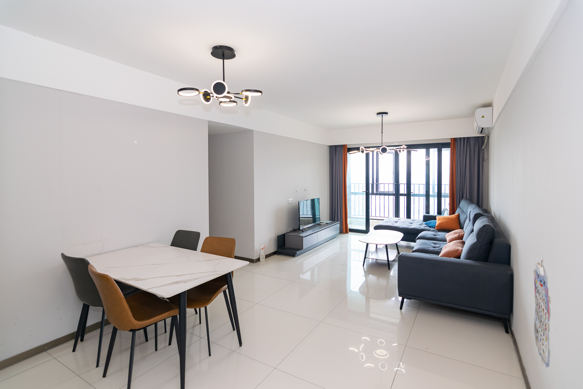 时代年华 3室2厅2卫 85.0万 时代年华 3室2厅2卫 85.0万客厅