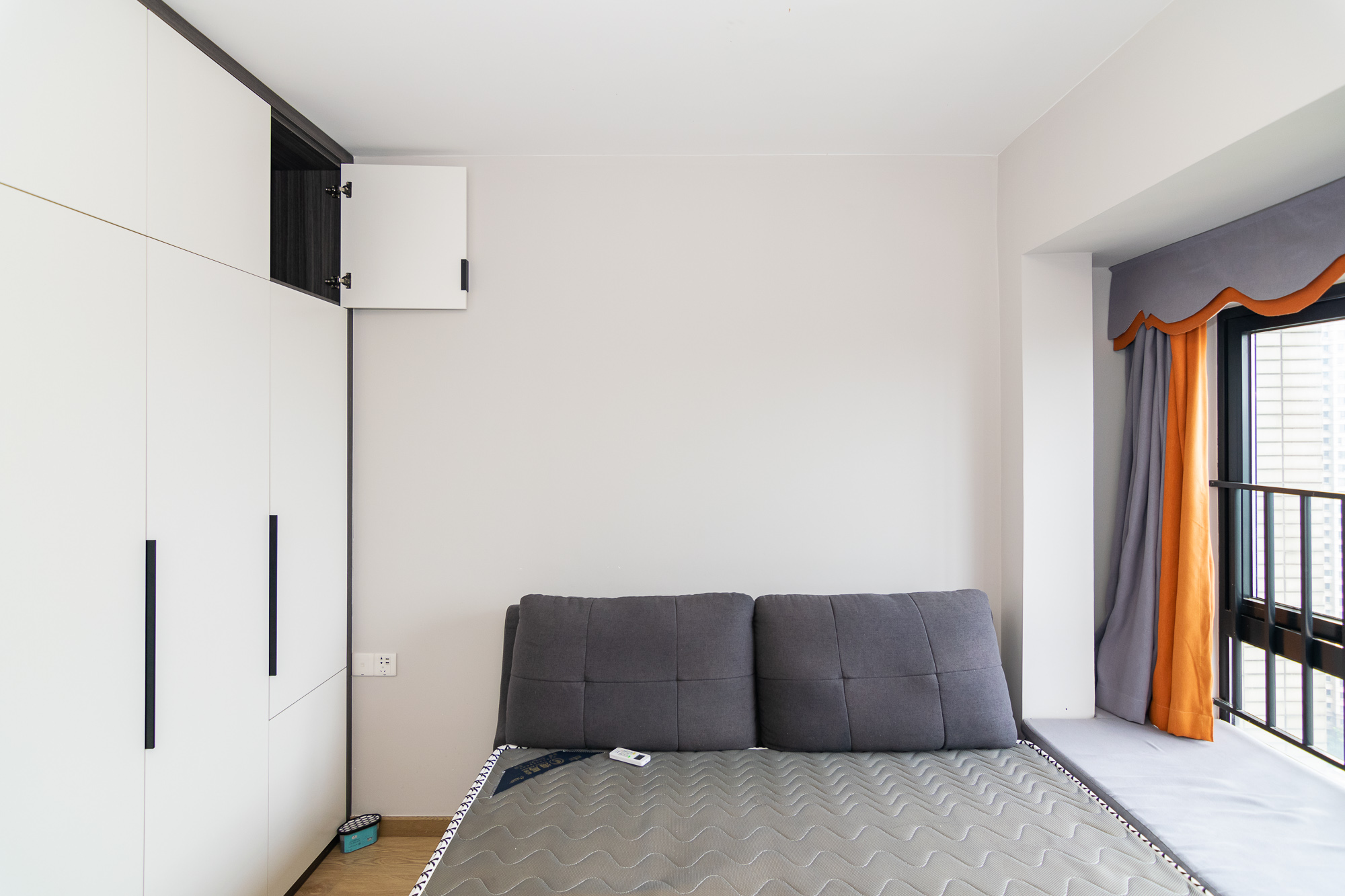 时代年华 3室2厅2卫 85.0万 时代年华 3室2厅2卫 85.0万卧室