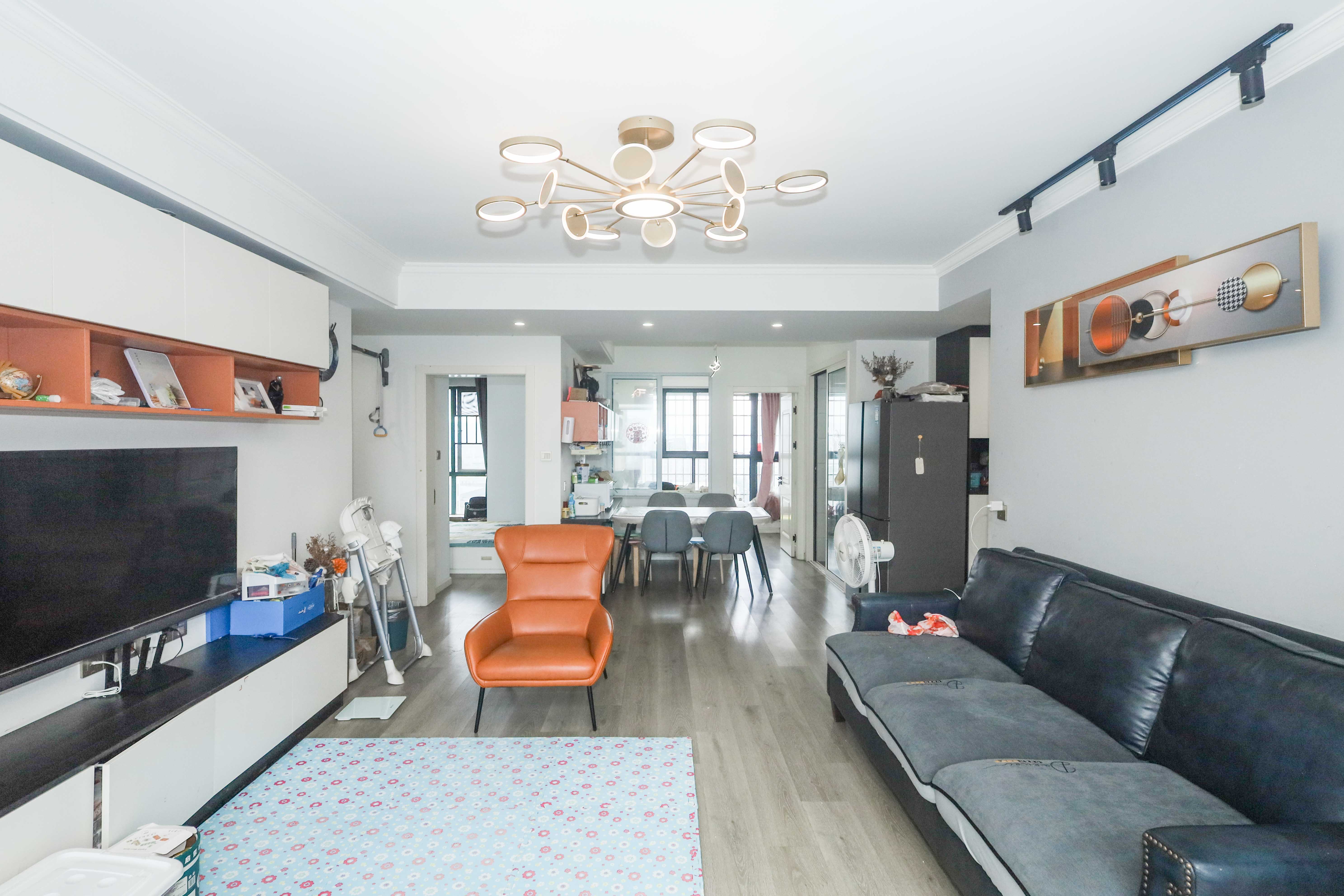 桔洲新苑(桔洲印象) 3室2厅1卫 83.8万 桔洲新苑(桔洲印象) 3室2厅1卫 83.8万客厅