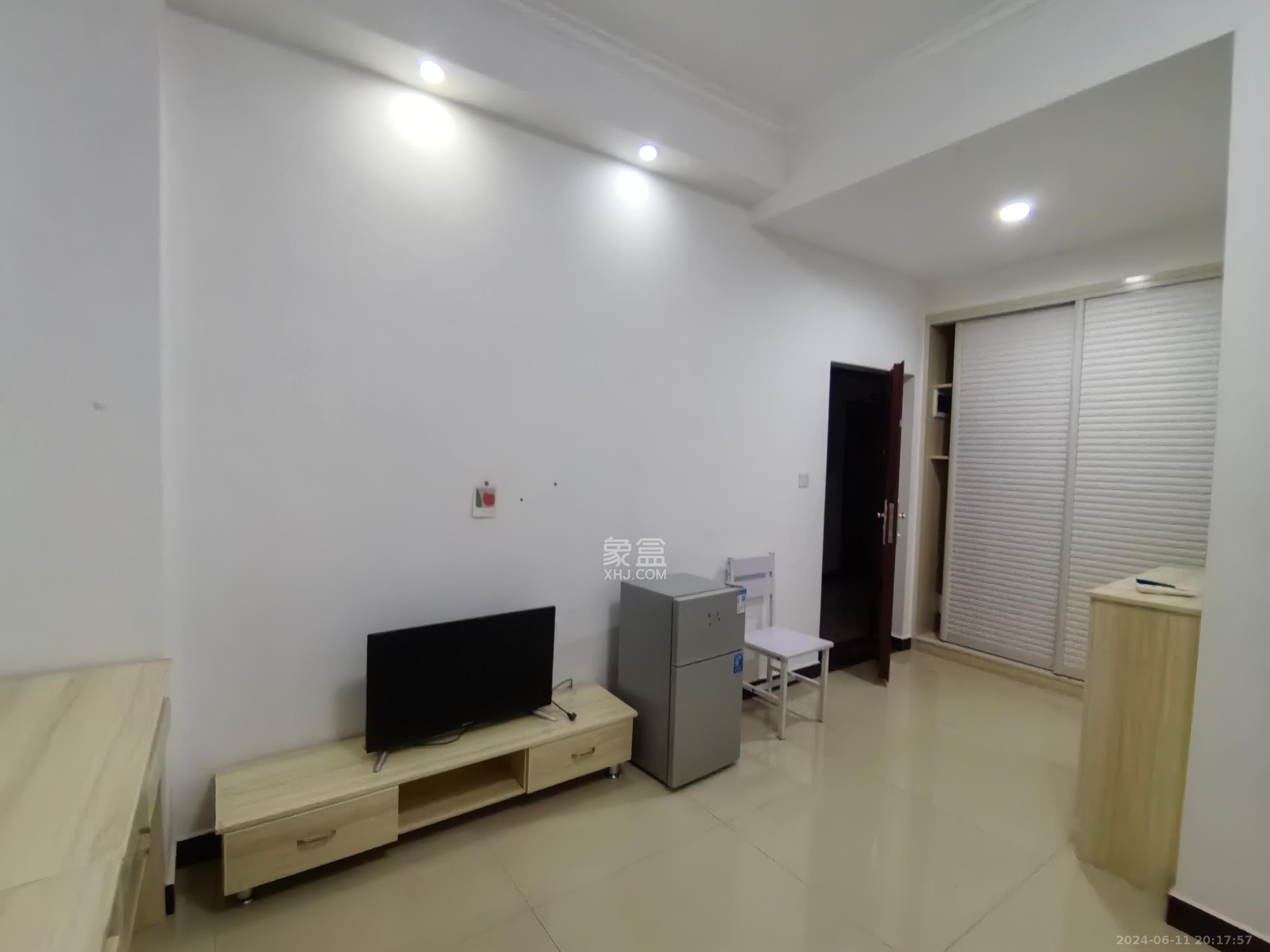 荣盛花语馨苑  1室1厅1卫    1400.0元/月 荣盛花语馨苑  1室1厅1卫    1400.0元/月室内图