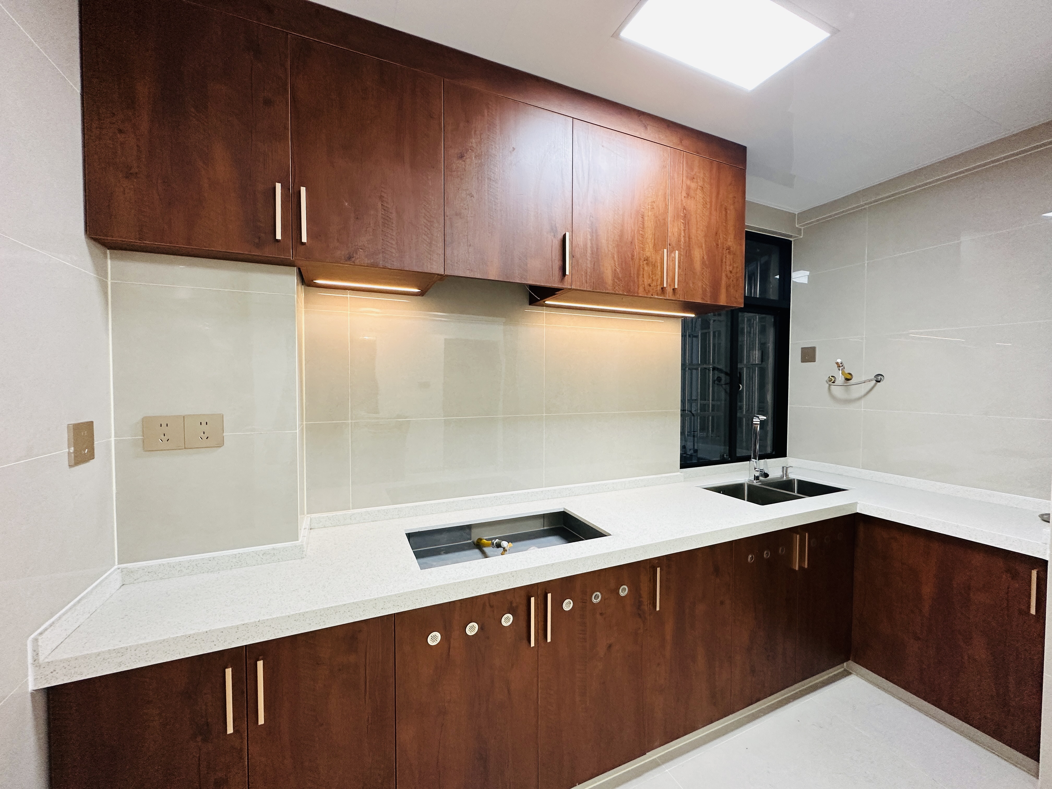 和平城市广场 2室1厅1卫 63.8万 和平城市广场 2室1厅1卫 63.8万厨房