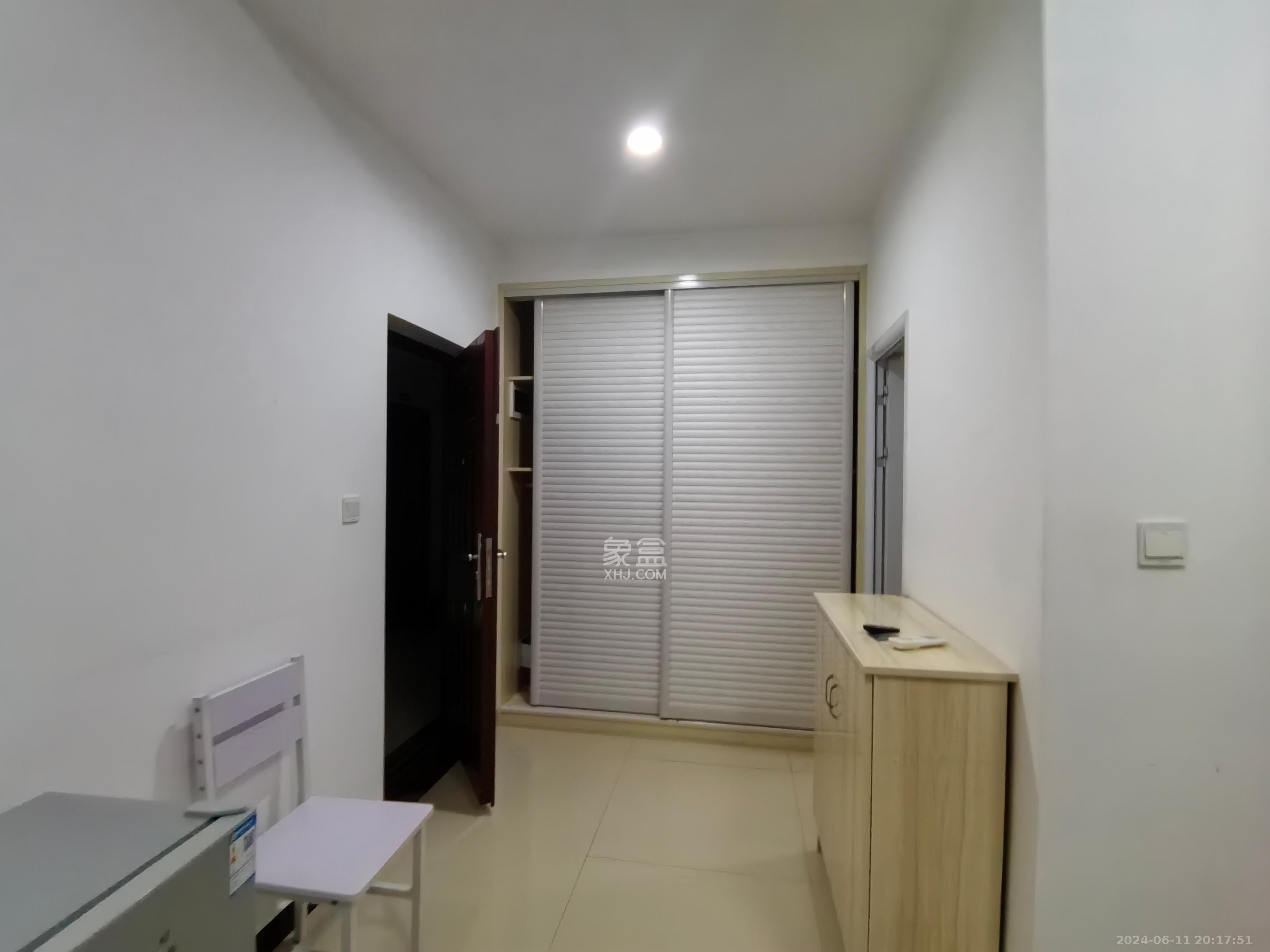 荣盛花语馨苑  1室1厅1卫    1400.0元/月 荣盛花语馨苑  1室1厅1卫    1400.0元/月室内图