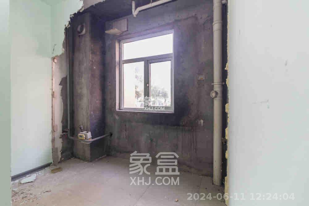 鹏基诺亚山林  4室2厅2卫   2000.00元/月室内图
