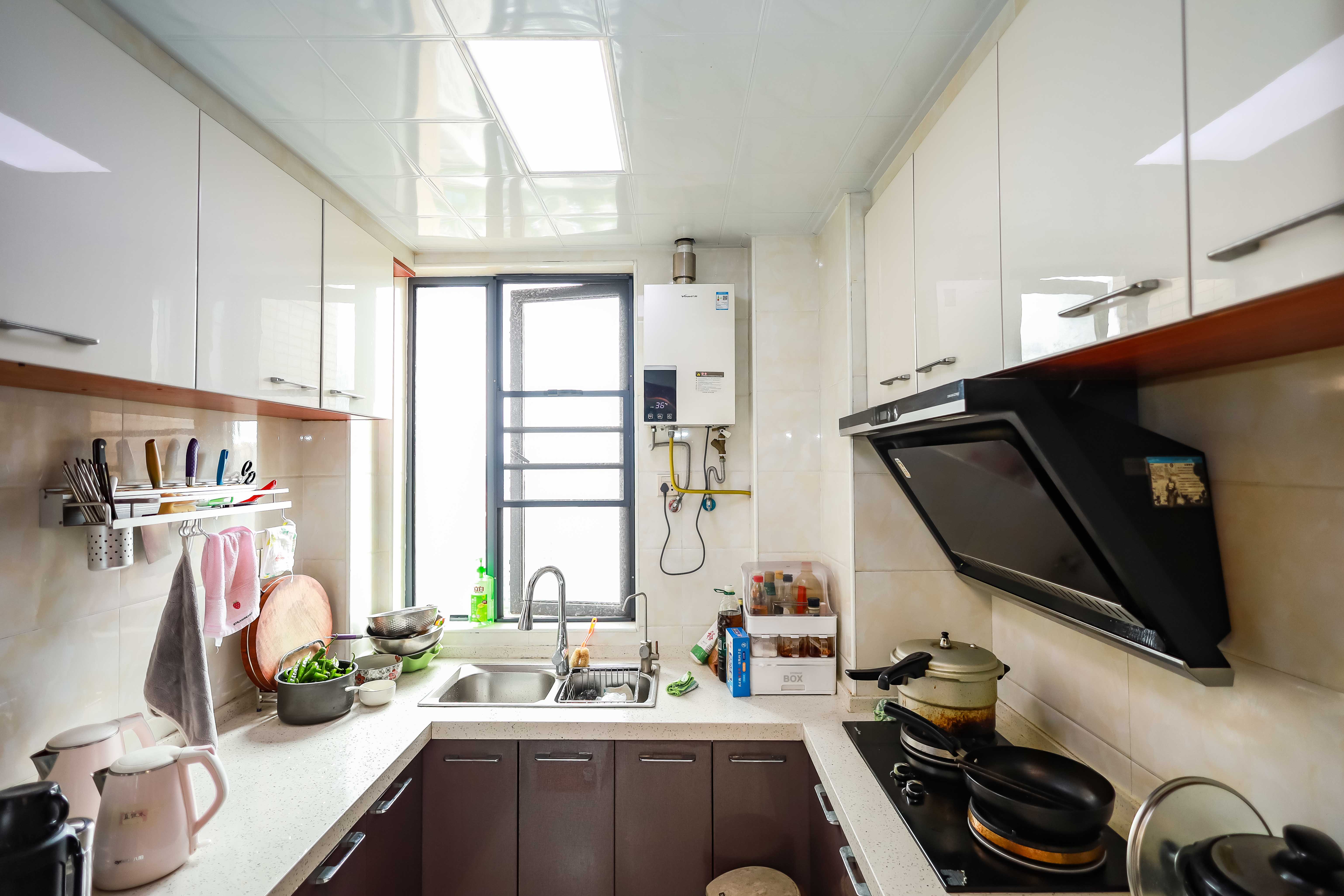 荣盛花语馨苑  3室2厅1卫    70.0万厨房