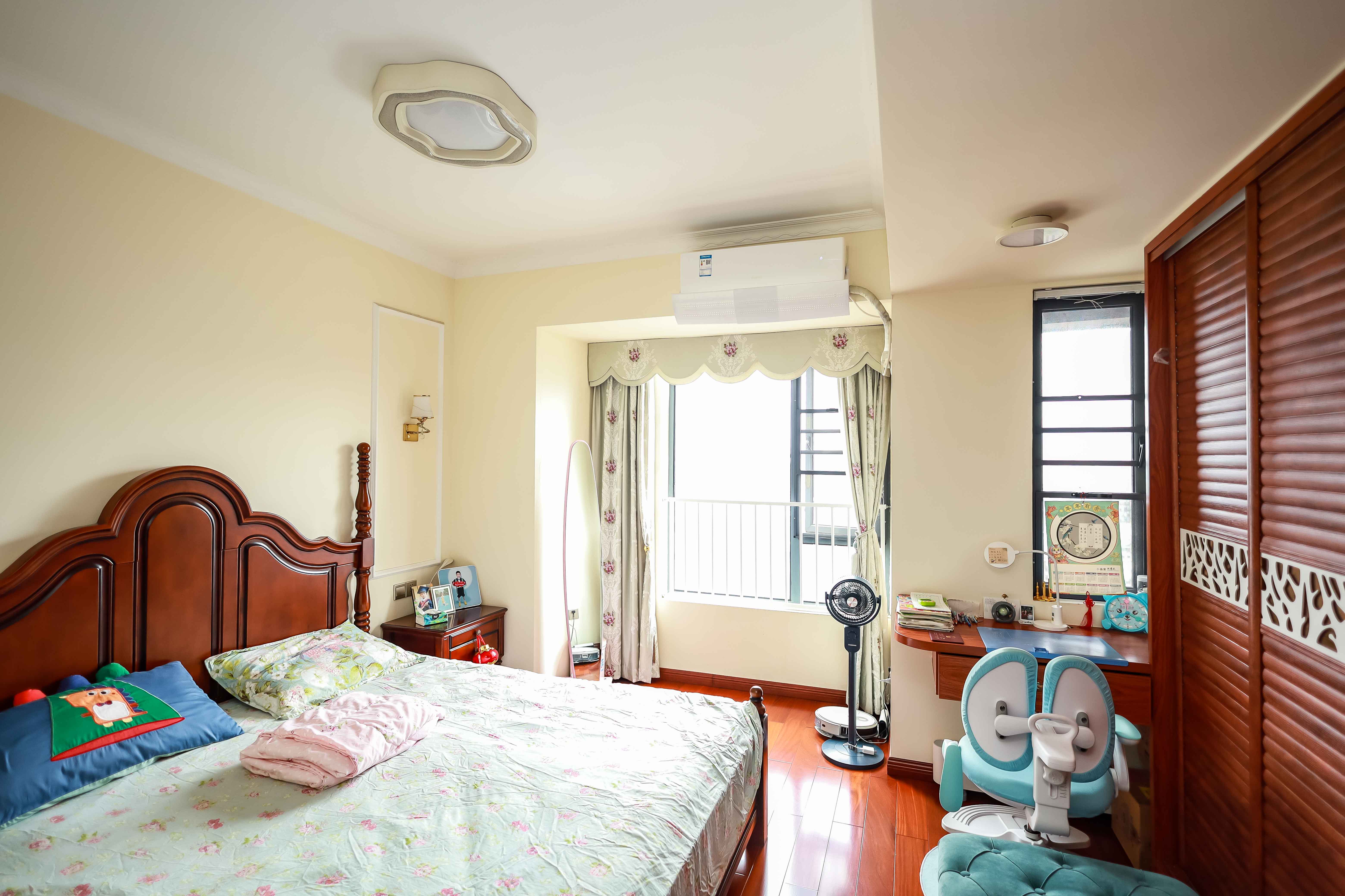 荣盛花语馨苑  3室2厅1卫    70.0万卧室