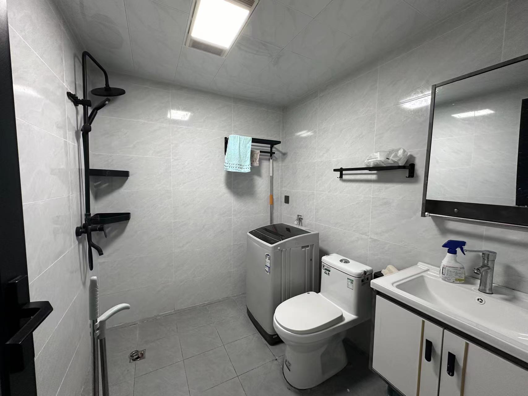 流金岁月-华晨国际 1室1厅1卫 42.8万 流金岁月-华晨国际 1室1厅1卫 42.8万室内图