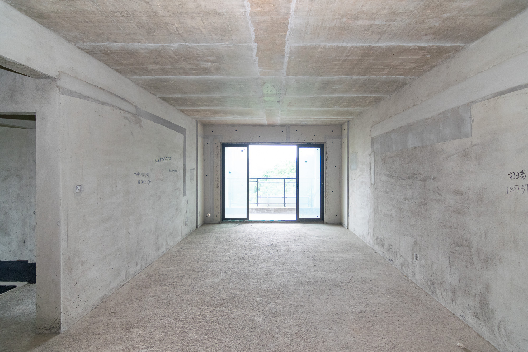 润和谷山郡(悦禧山庄水榭花都) 3室2厅2卫 107.0万 润和谷山郡(悦禧山庄水榭花都) 3室2厅2卫 107.0万客厅