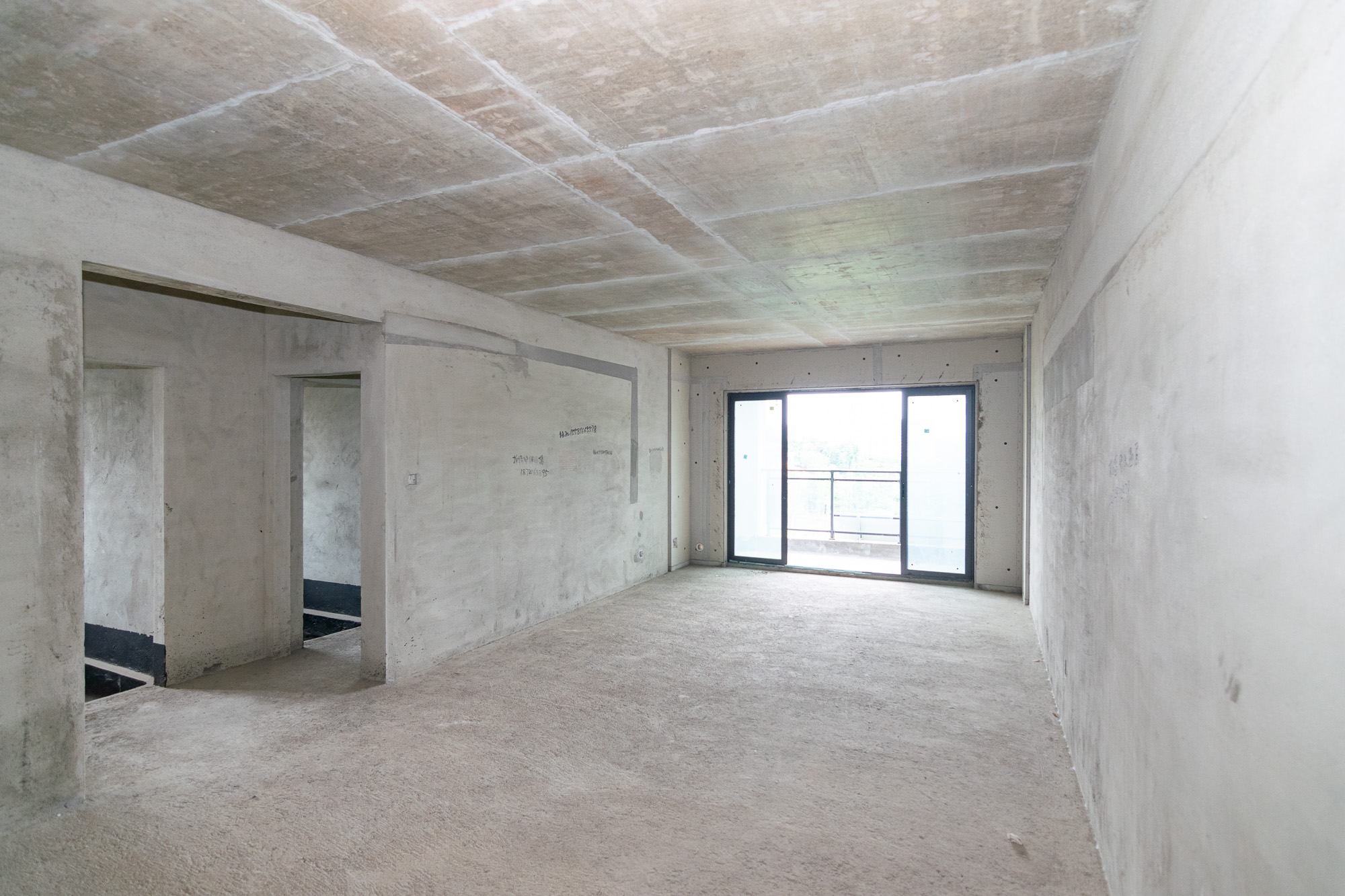 润和谷山郡(悦禧山庄水榭花都) 3室2厅2卫 107.0万 润和谷山郡(悦禧山庄水榭花都) 3室2厅2卫 107.0万客厅