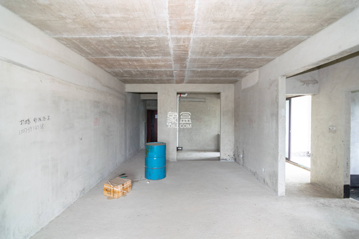 润和谷山郡(悦禧山庄水榭花都) 3室2厅2卫 107.0万 润和谷山郡(悦禧山庄水榭花都) 3室2厅2卫 107.0万客厅