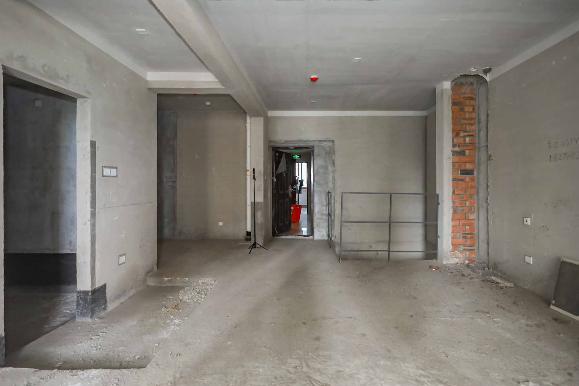 保利西海岸A区 3室2厅1卫 185.0万 保利西海岸A区 3室2厅1卫 185.0万卧室