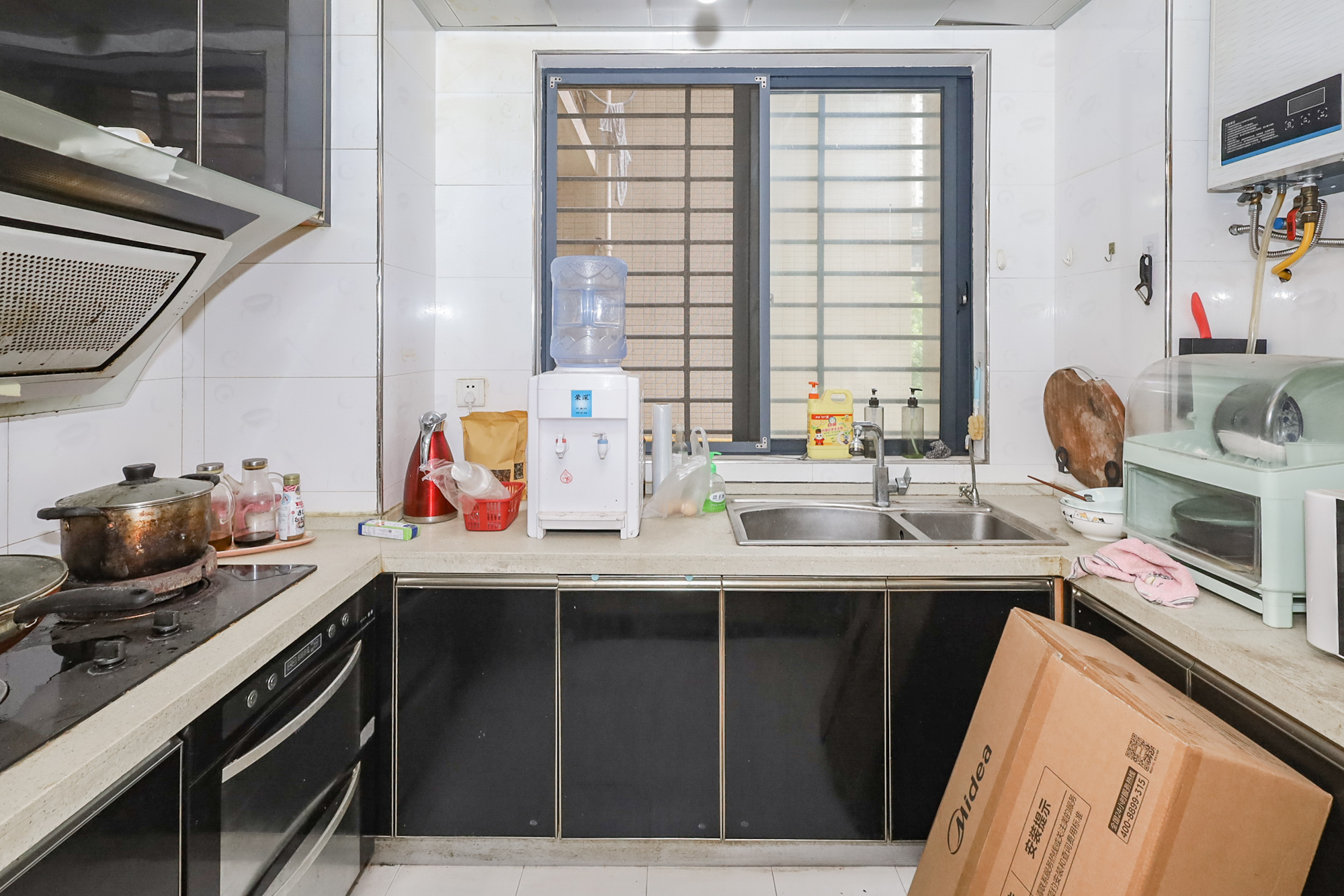 钰龙天下一期 3室2厅2卫 240.0万 钰龙天下一期 3室2厅2卫 240.0万厨房