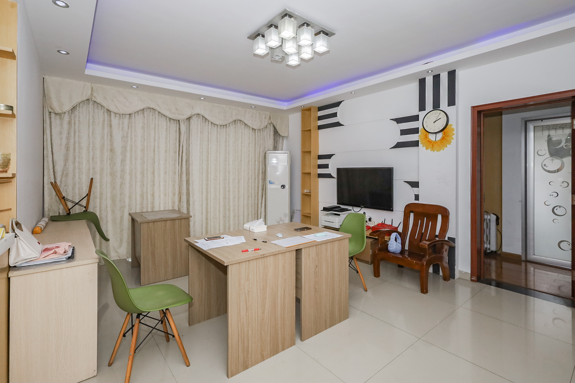 钰龙天下一期 3室2厅2卫 240.0万 钰龙天下一期 3室2厅2卫 240.0万客厅