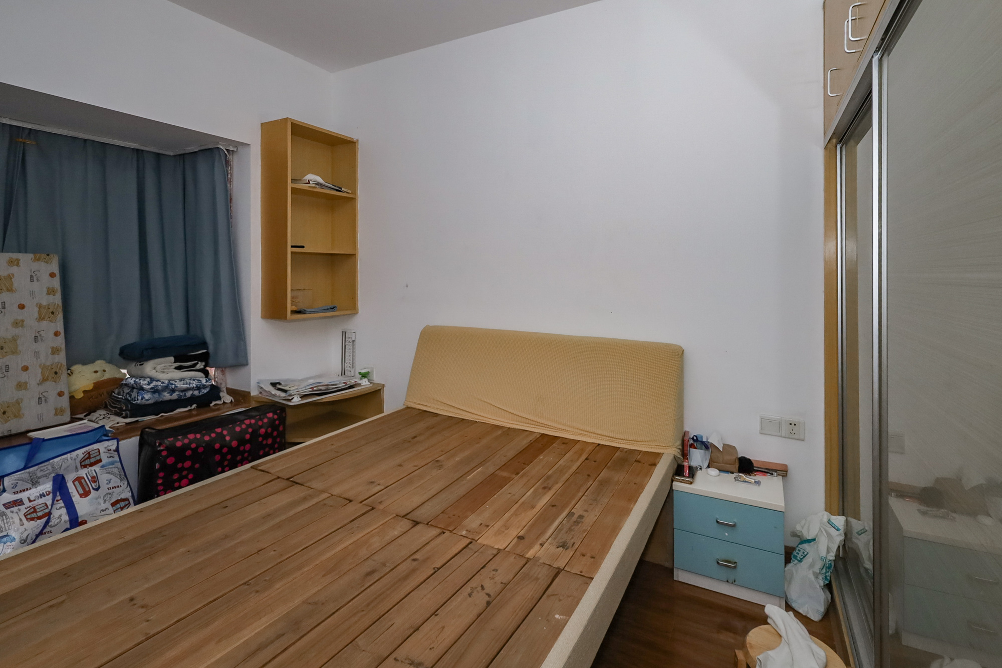 钰龙天下一期 3室2厅2卫 240.0万 钰龙天下一期 3室2厅2卫 240.0万卧室