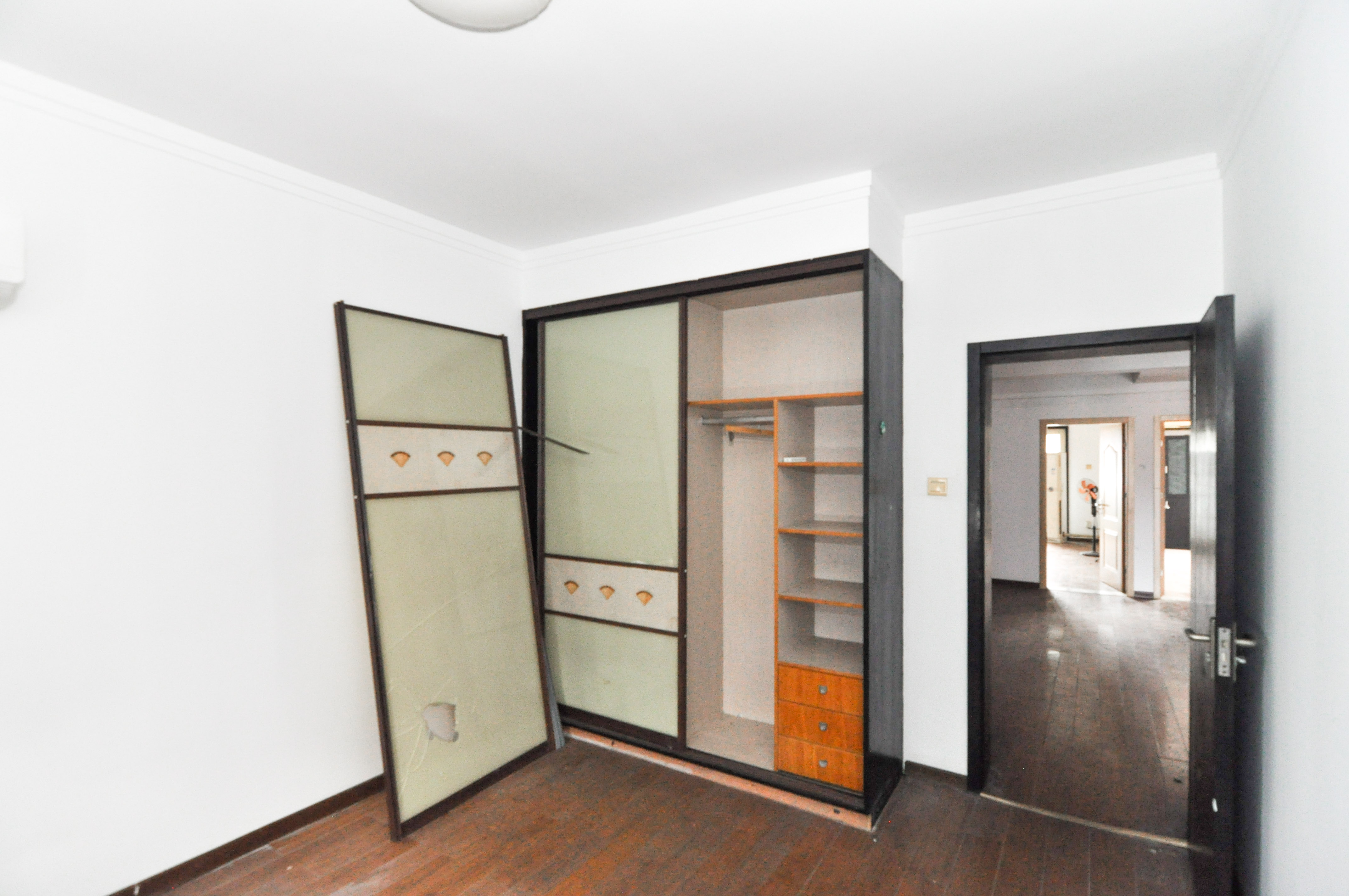 时代帝景  4室2厅2卫   150.00万其他