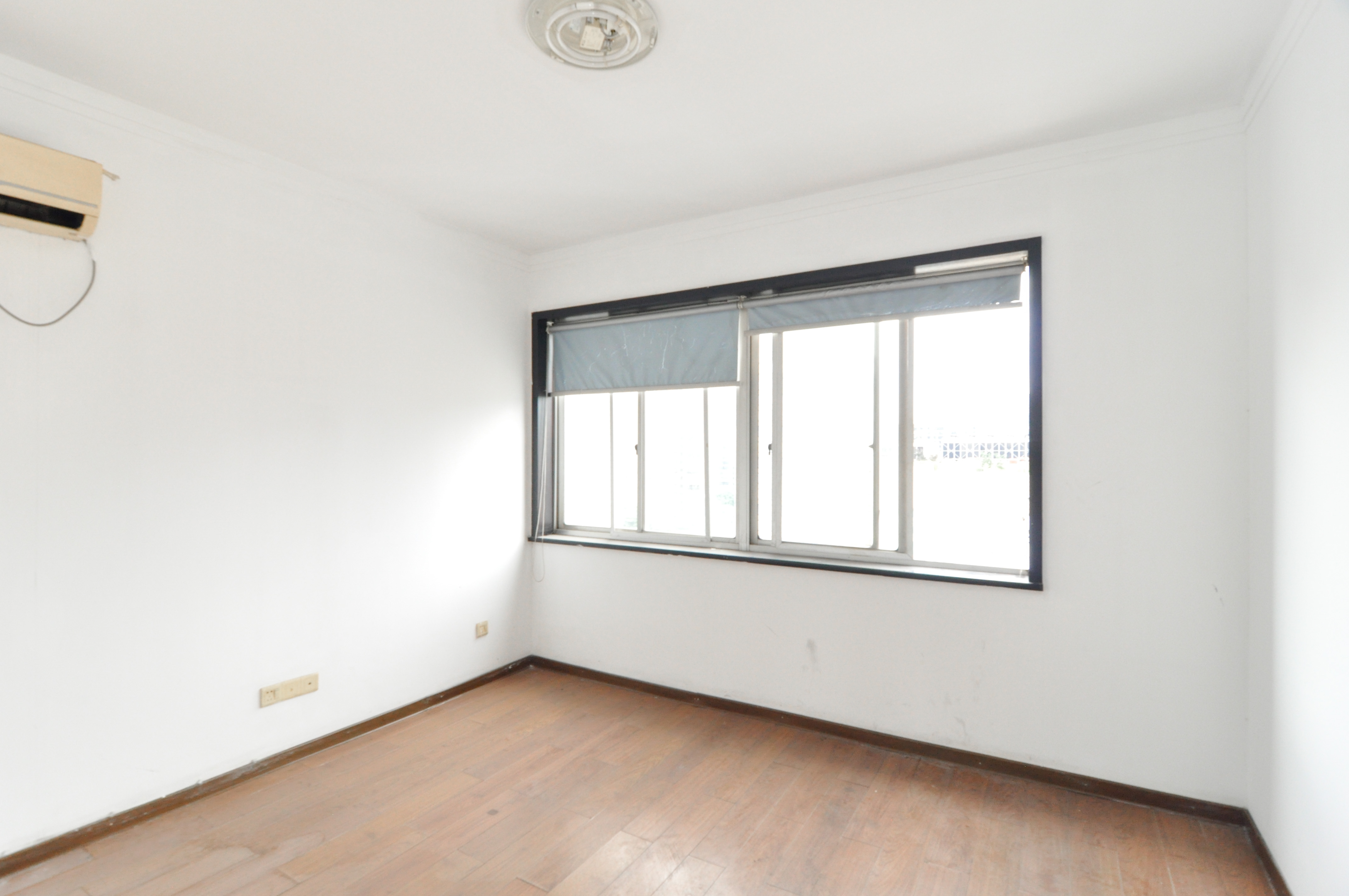 时代帝景  4室2厅2卫   150.00万其他