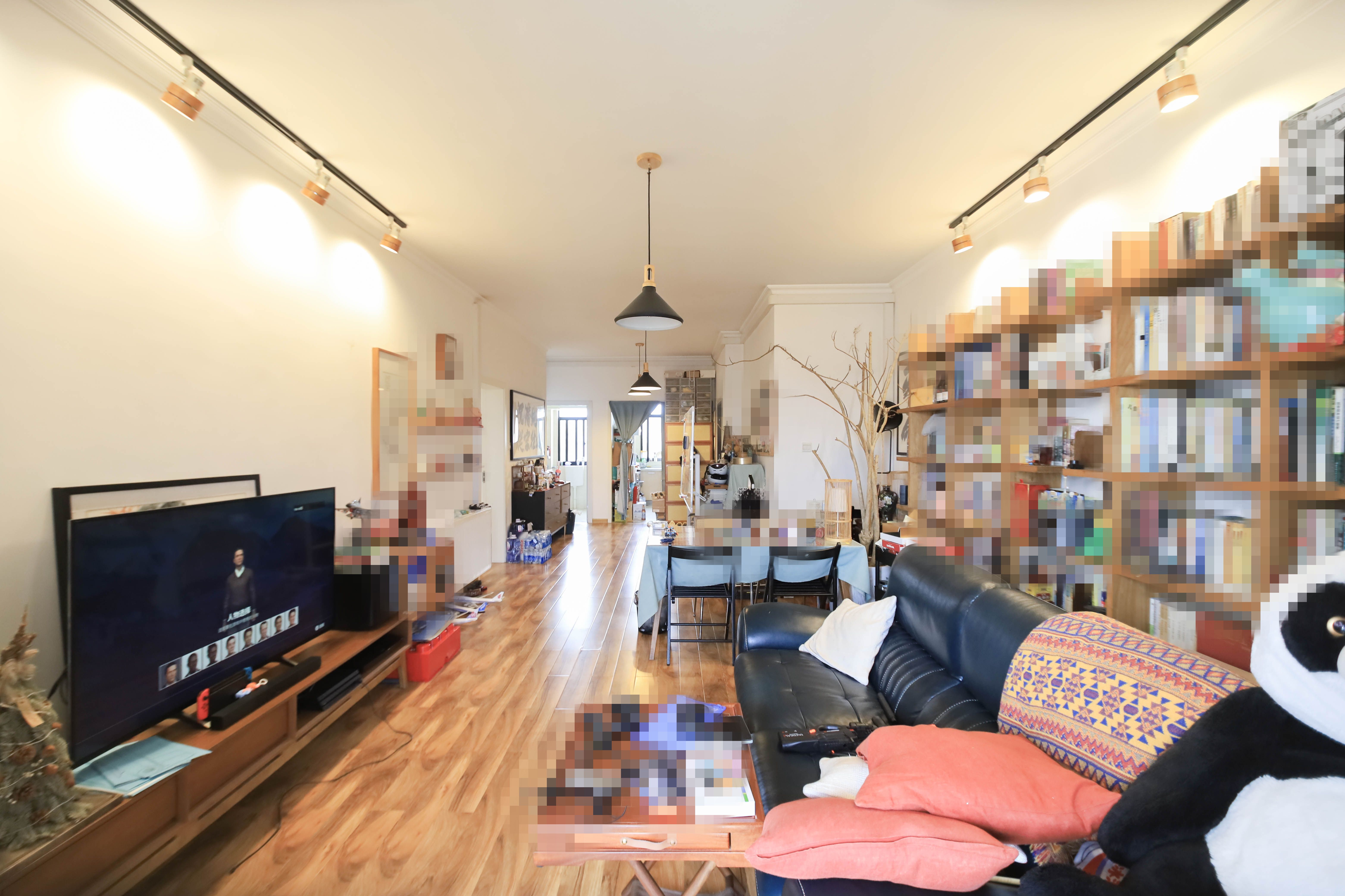 鄱阳小区  3室2厅2卫    69.0万 鄱阳小区  3室2厅2卫    69.0万客厅