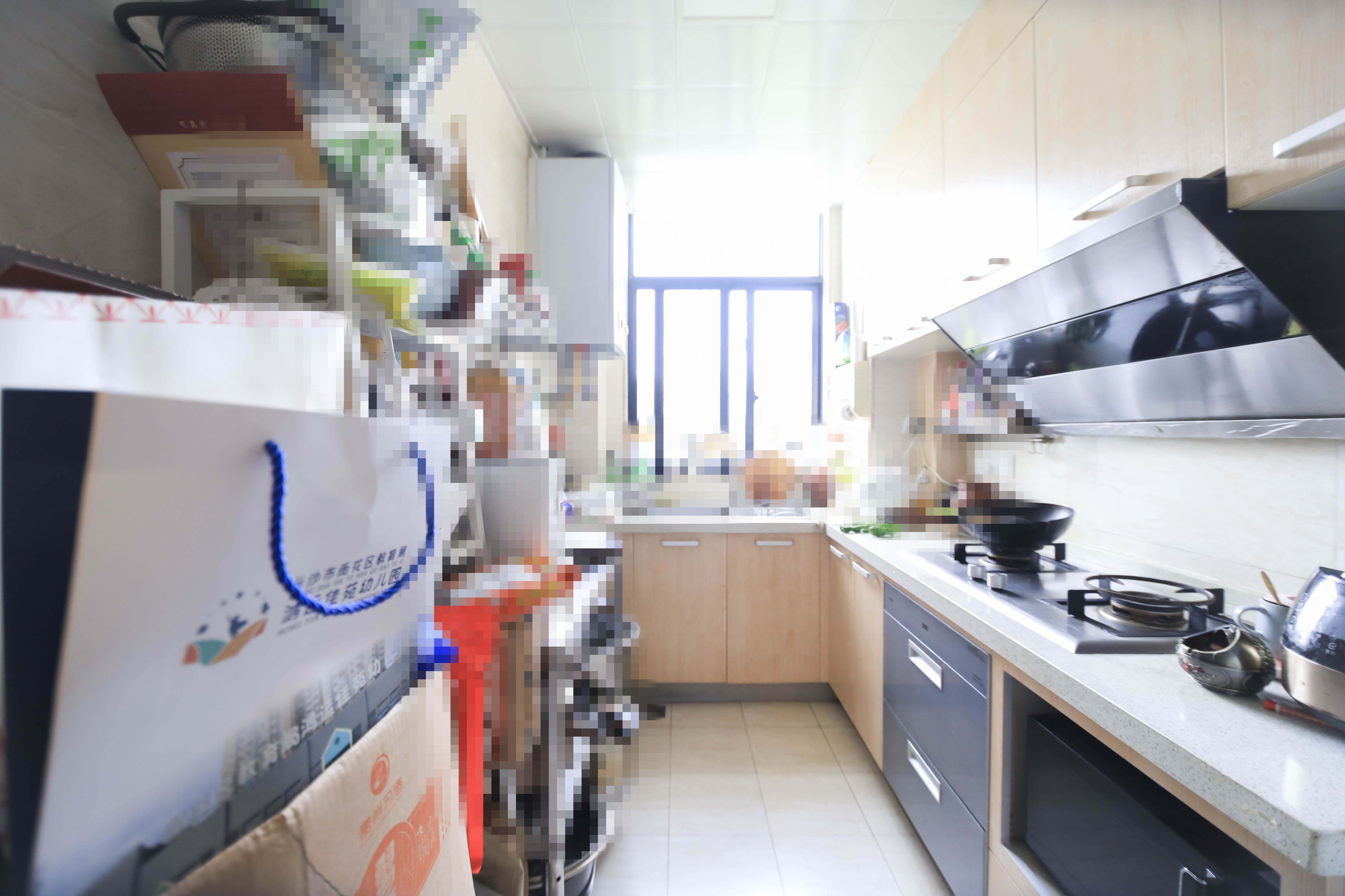 鄱阳小区  3室2厅2卫    69.0万 鄱阳小区  3室2厅2卫    69.0万厨房