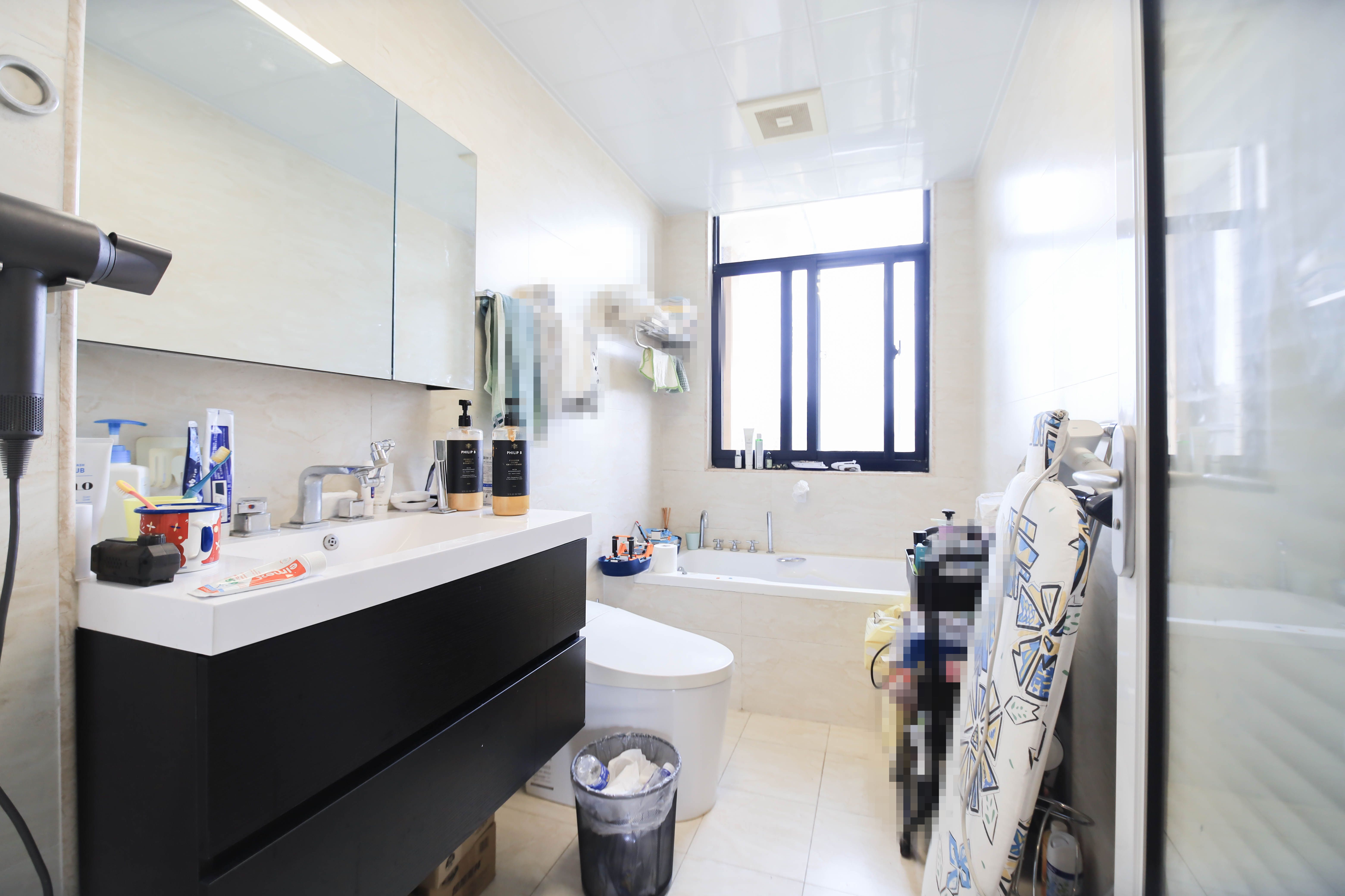 鄱阳小区  3室2厅2卫    69.0万 鄱阳小区  3室2厅2卫    69.0万卫生间