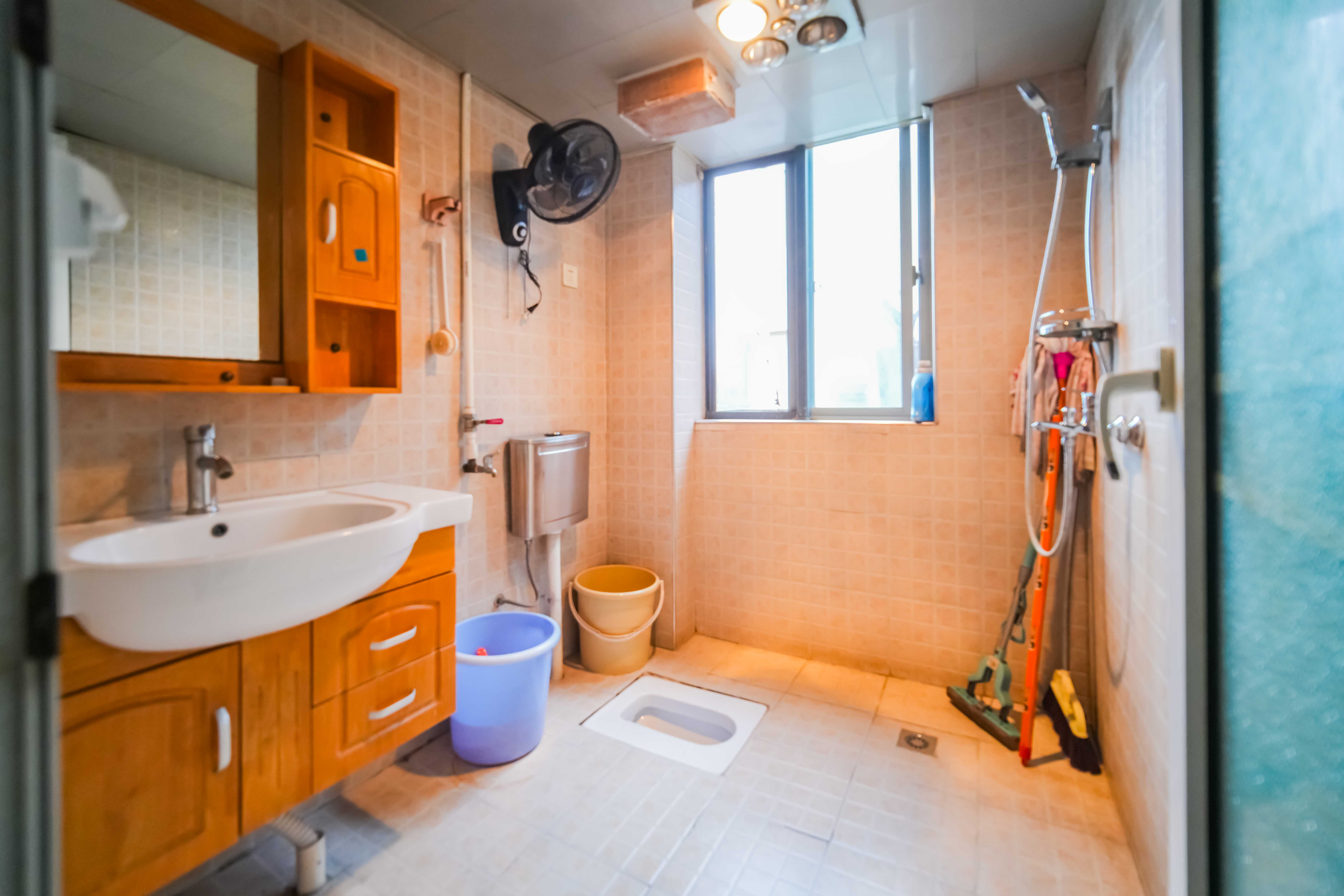 星雨心苑 2室1厅1卫 78.0万 星雨心苑 2室1厅1卫 78.0万卫生间