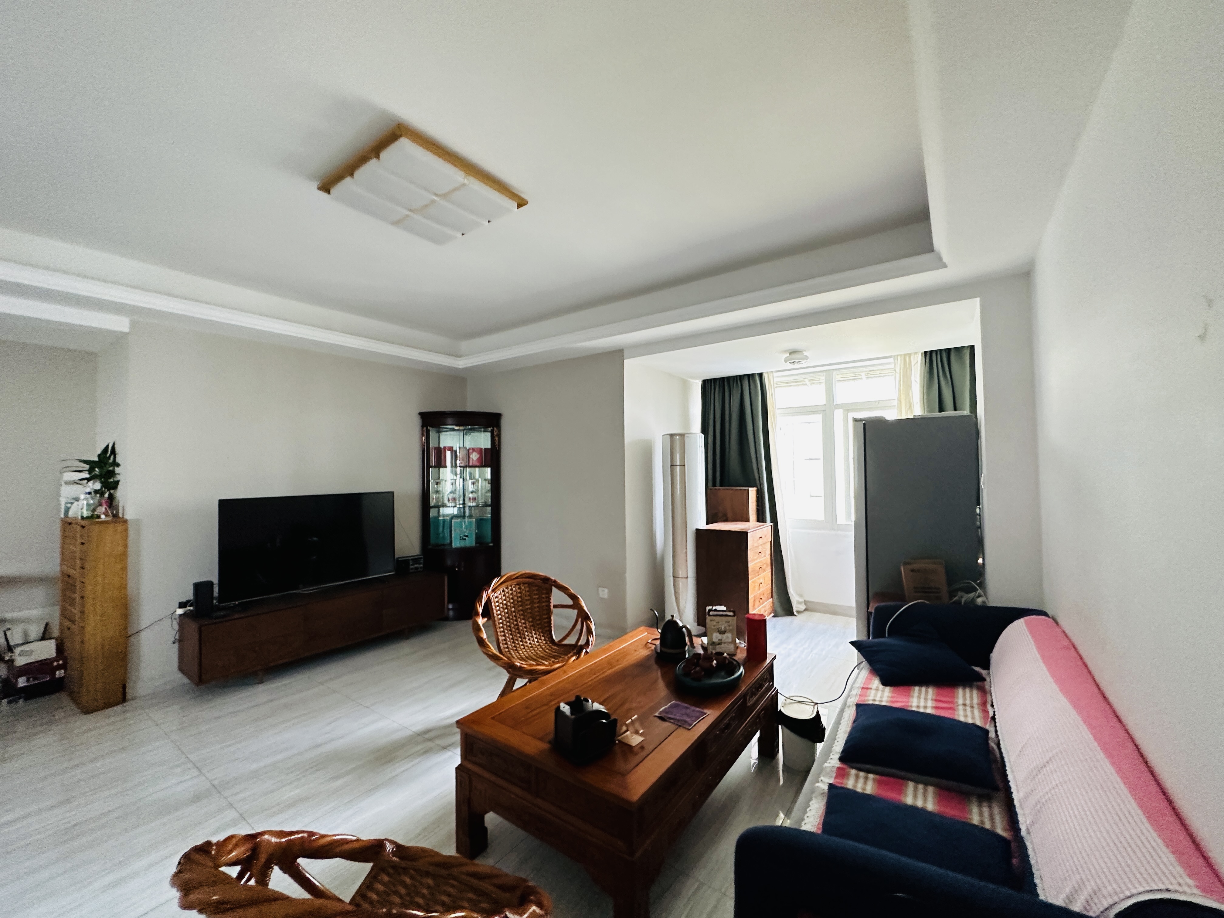 紫荆花园二区 4室2厅2卫 600.0万 紫荆花园二区 4室2厅2卫 600.0万客厅