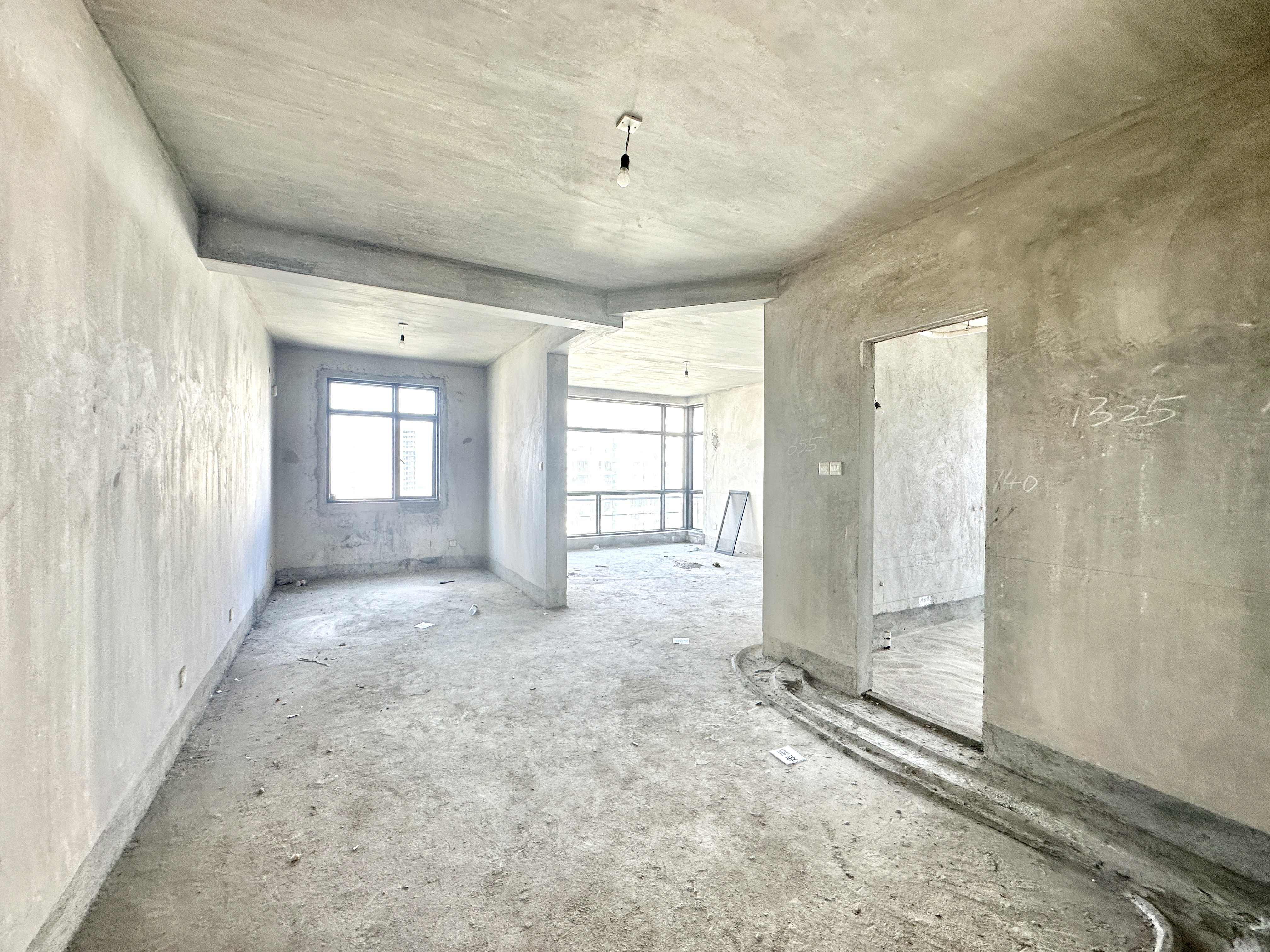 紫荆花园二区 5室3厅3卫 600.0万 紫荆花园二区 5室3厅3卫 600.0万厨房