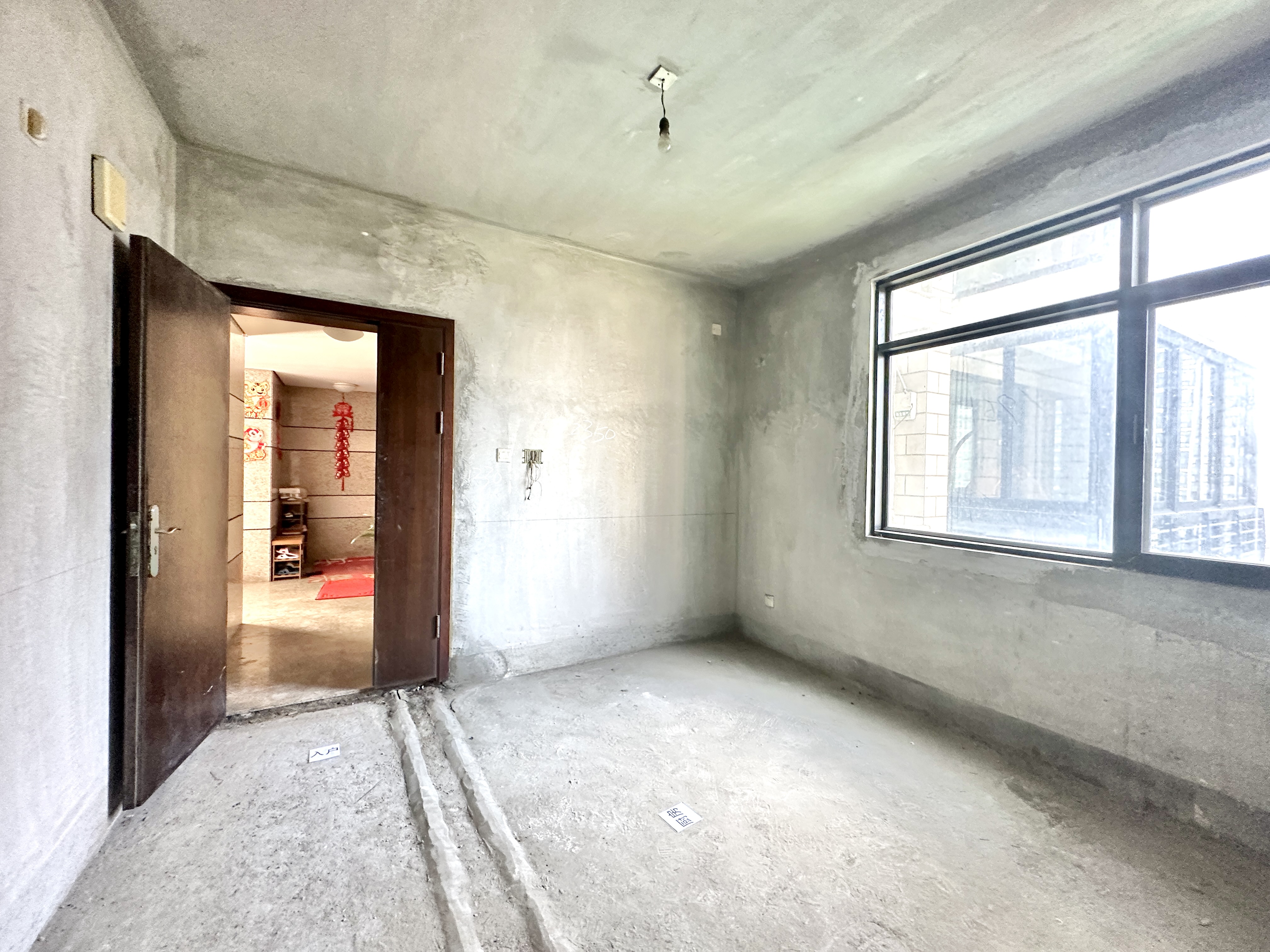 紫荆花园二区 5室3厅3卫 600.0万 紫荆花园二区 5室3厅3卫 600.0万卧室