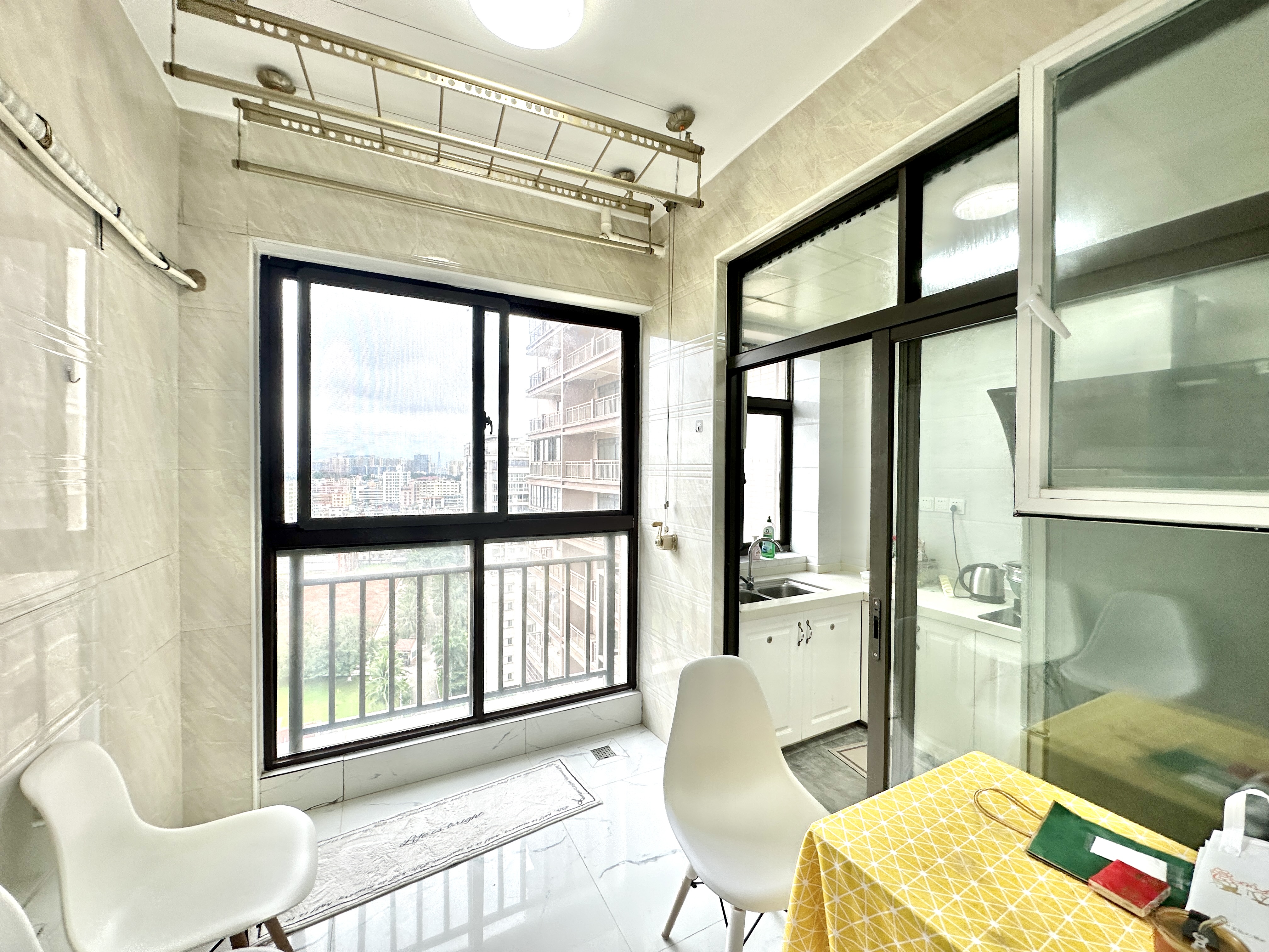 国贸城市花园 1室1厅1卫 90.0万 国贸城市花园 1室1厅1卫 90.0万阳台