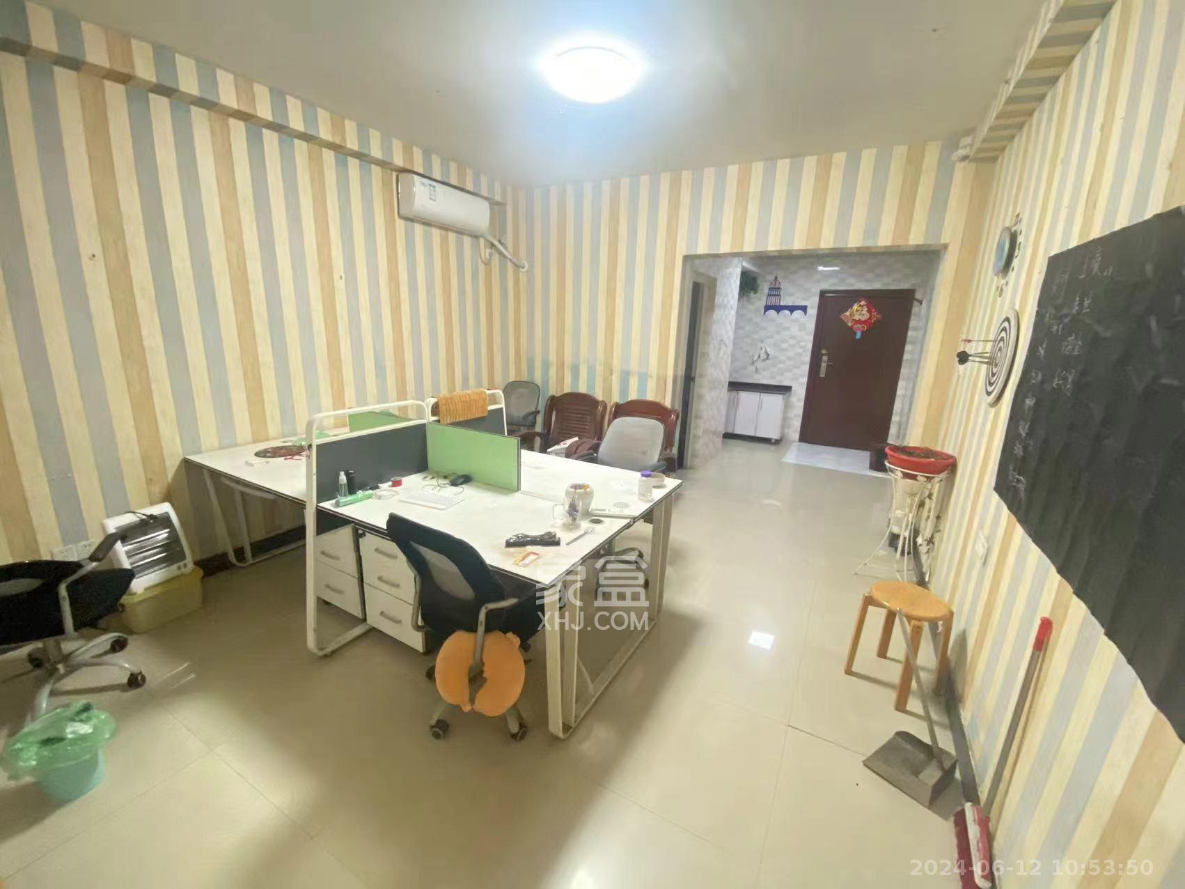 巧克力空间（建鸿达现代大厦）  1室1厅1卫   1400.00元/月室内图