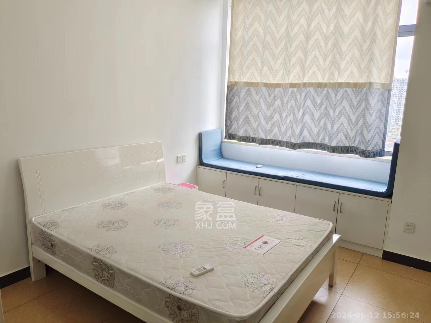 黄金一区  1室1厅1卫   1100.00元/月室内图