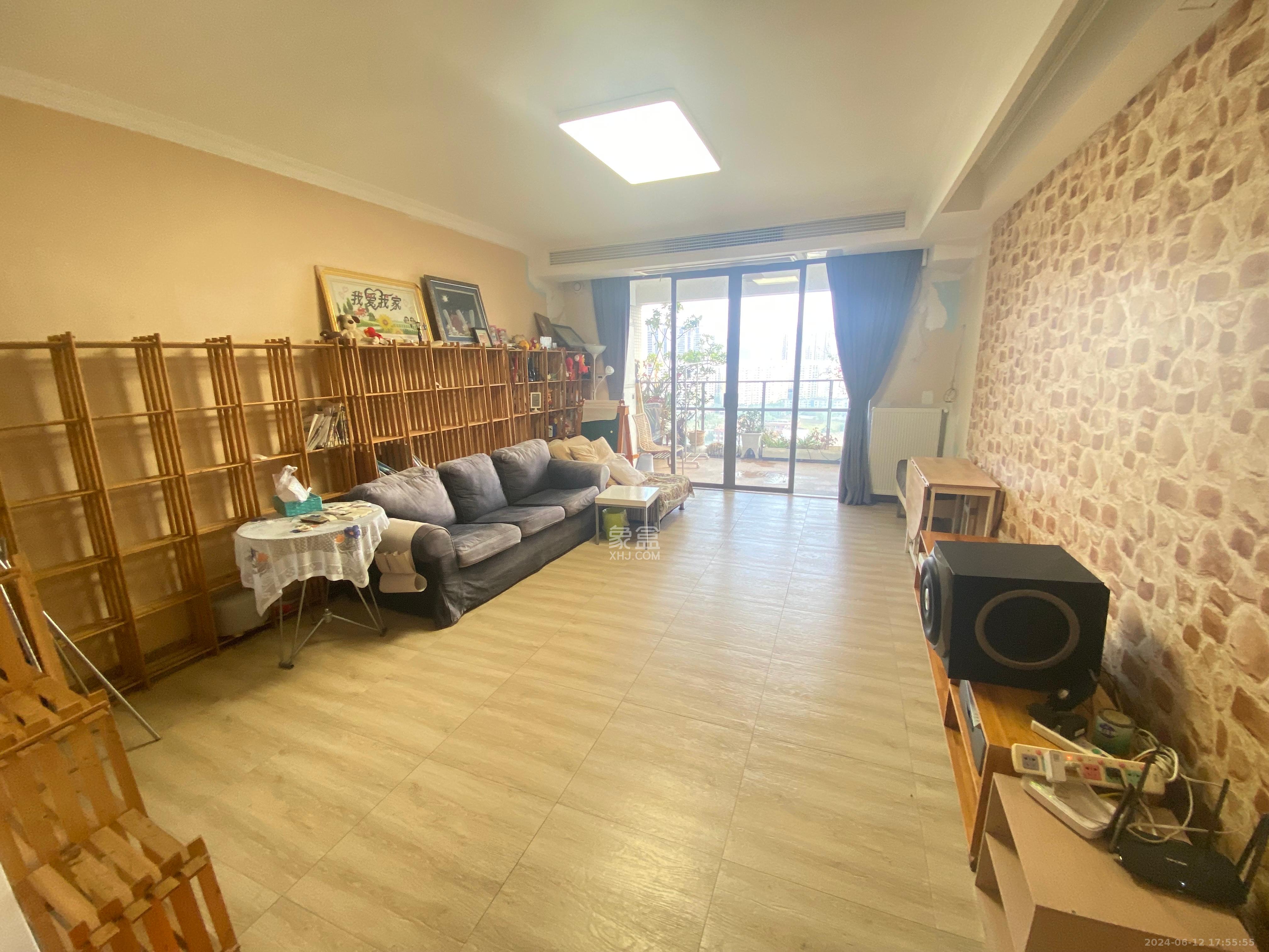 建鸿达华都（华都小户型及大华写字楼）  4室2厅3卫   7500.00元/月室内图1