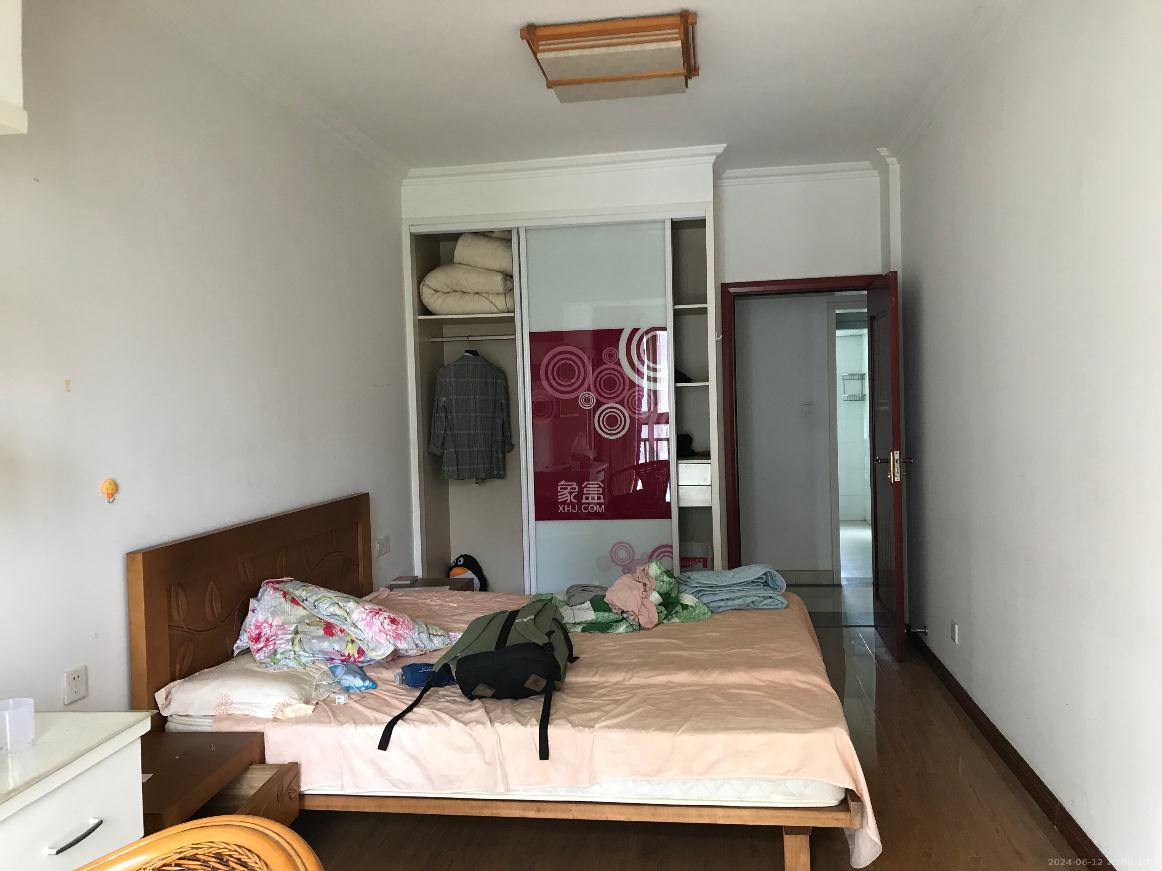 嘉盛华庭（一期、二期、三期）  3室2厅1卫   3500.00元/月室内图1