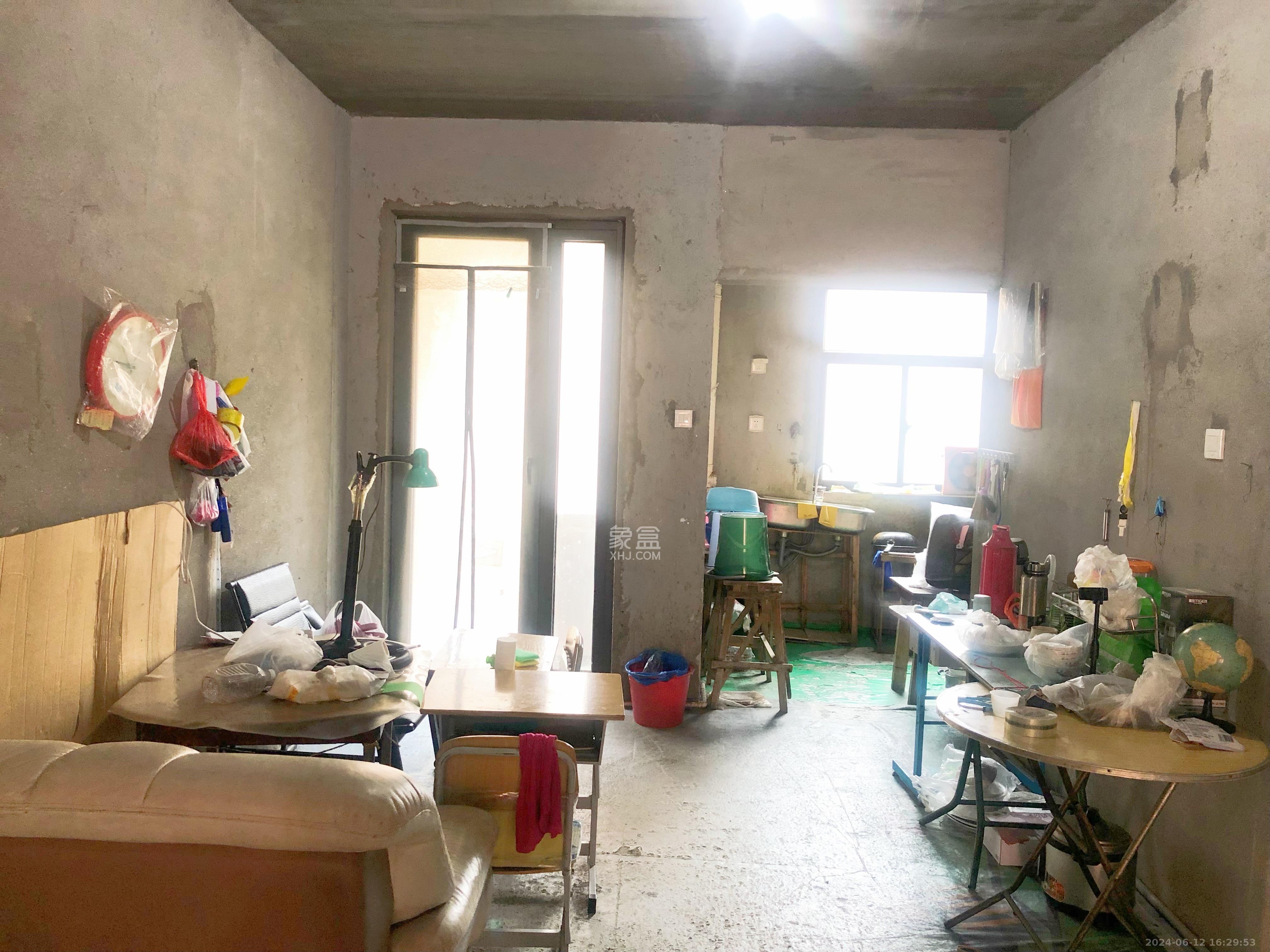 德润小区（丰升德润小区）  4室2厅1卫   2000.00元/月室内图