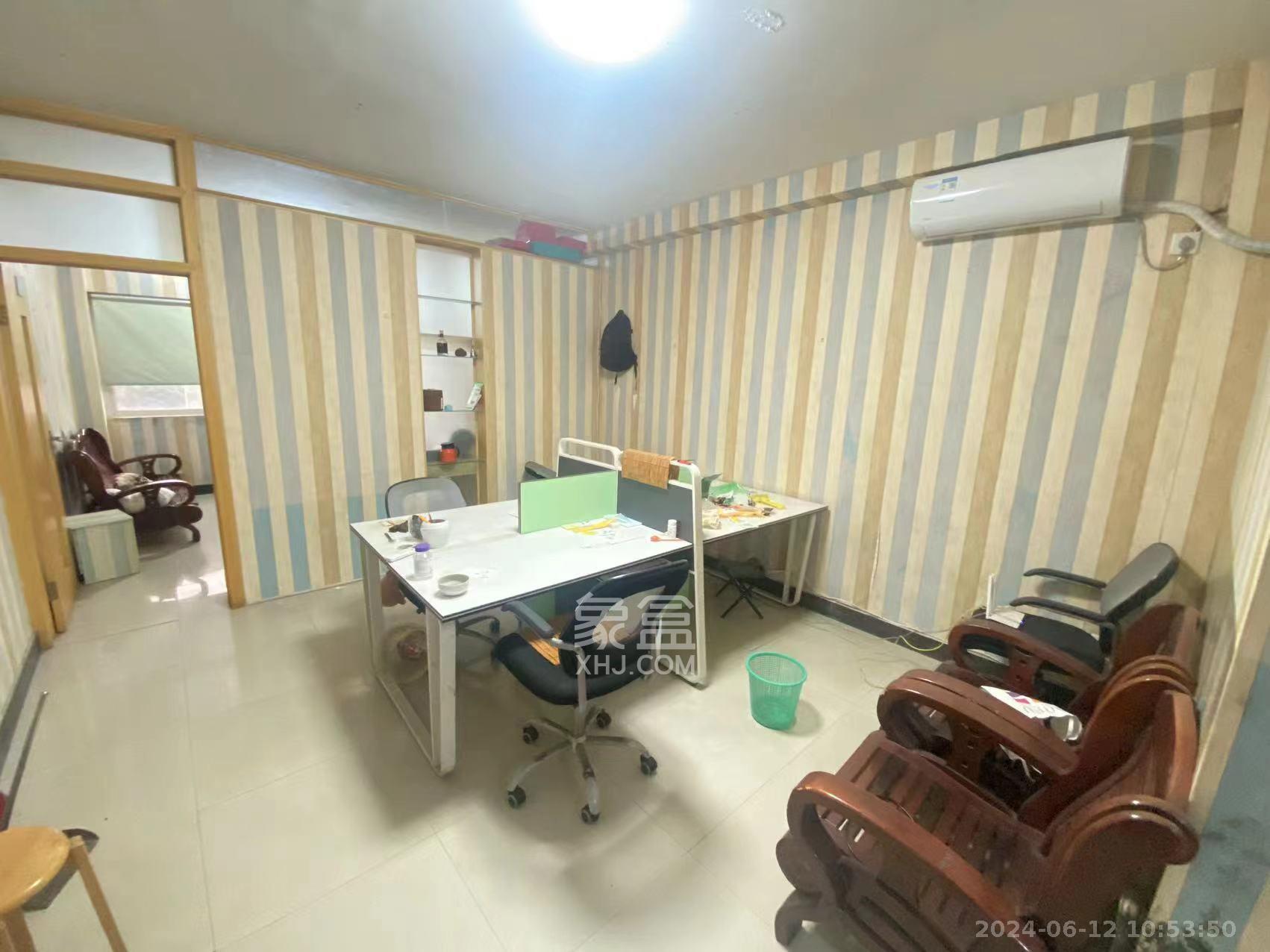 巧克力空间（建鸿达现代大厦）  1室1厅1卫   1400.00元/月室内图