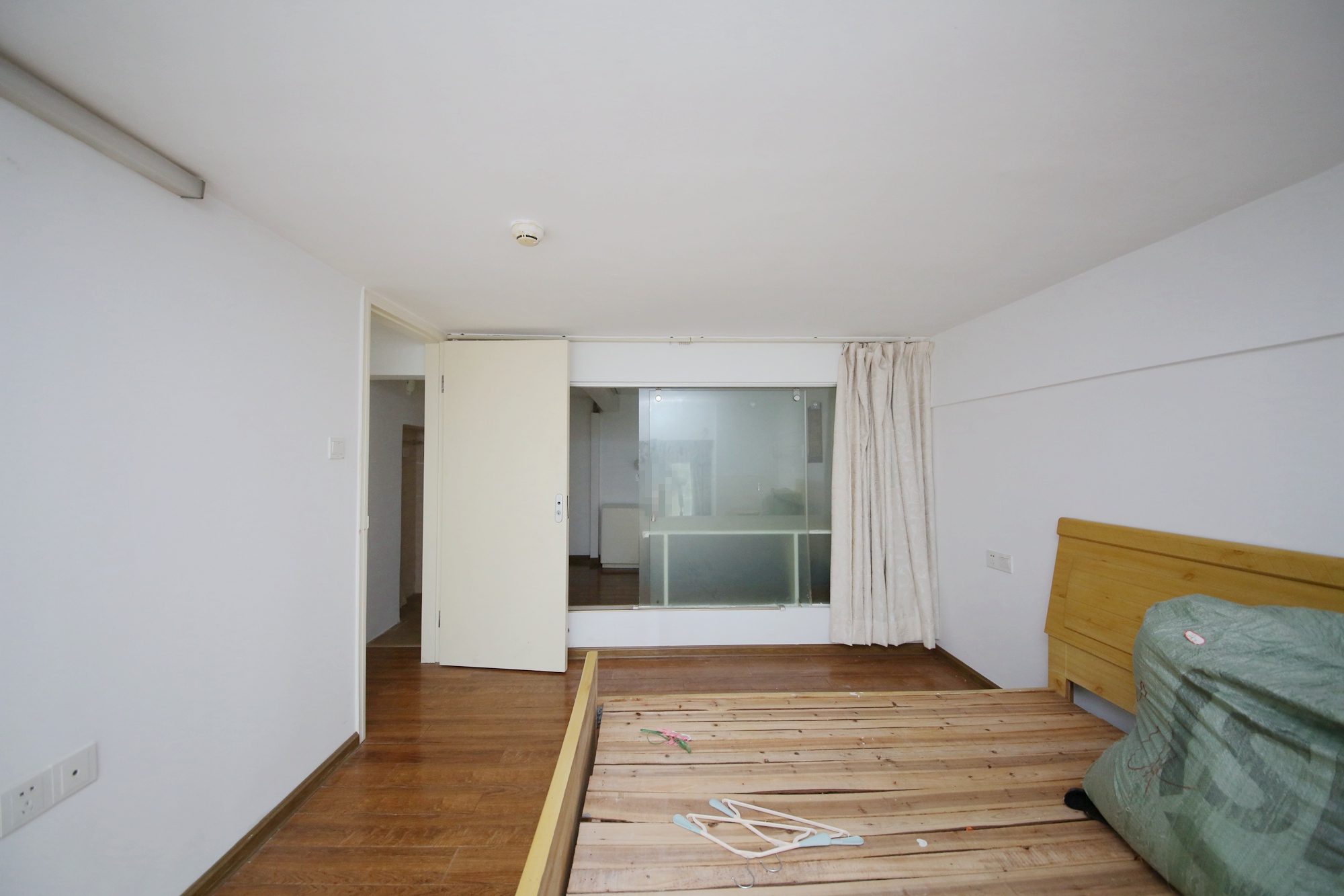 融圣国际  2室1厅1卫    40.0万卧室